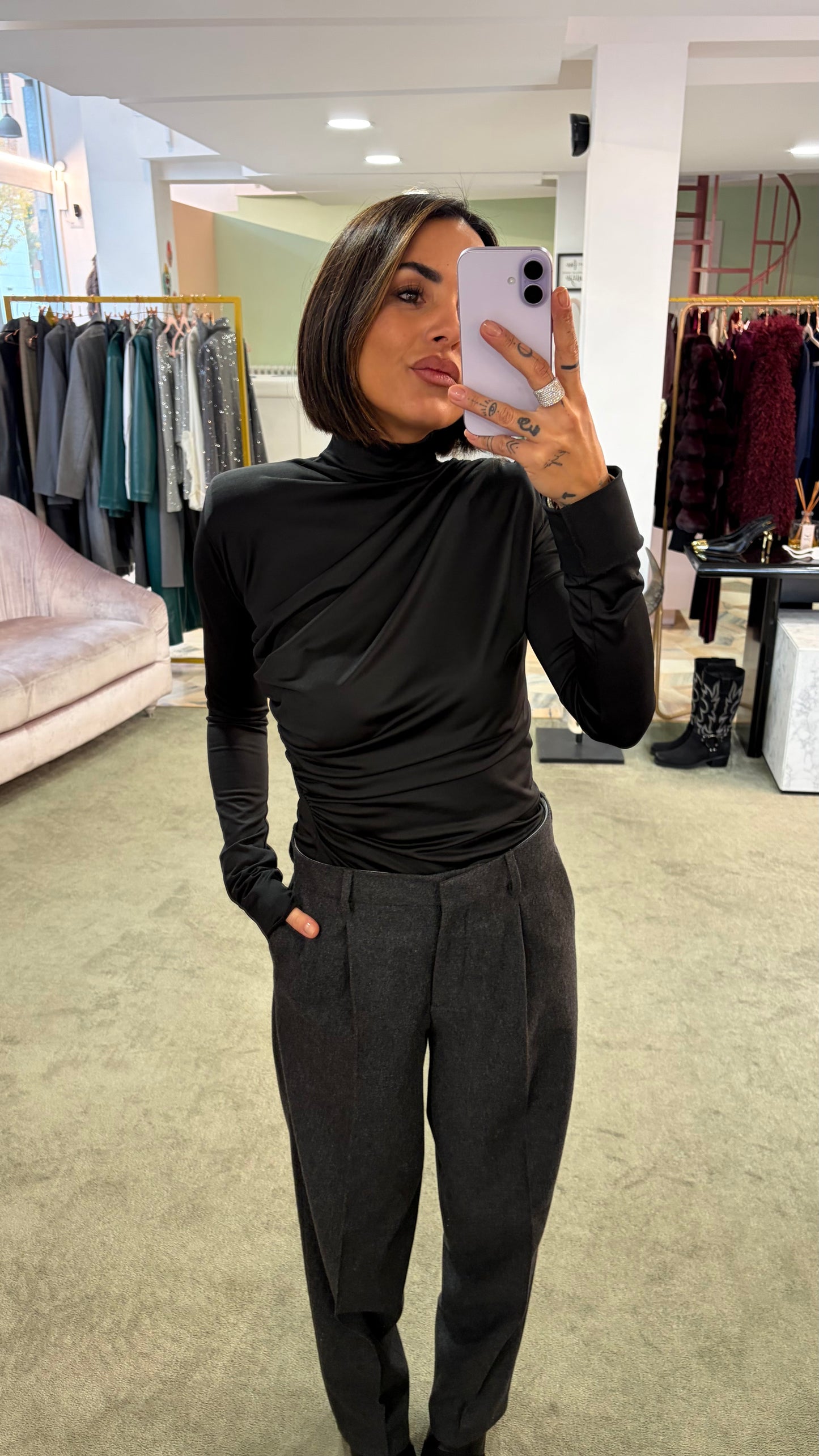 Maglia nera manica lunga drappeggiata ks