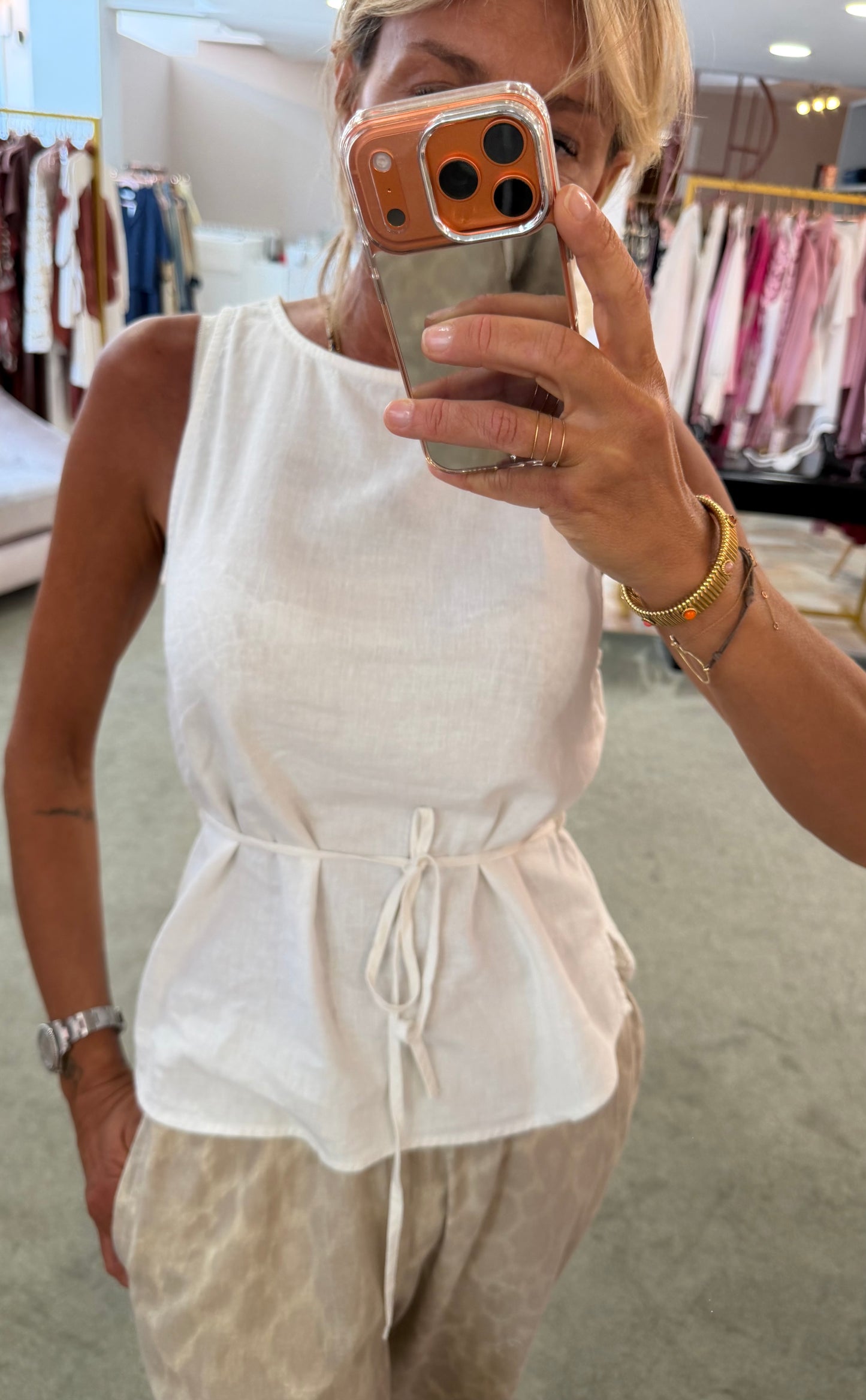 Canotta bianco latte con cinturina in lino sy