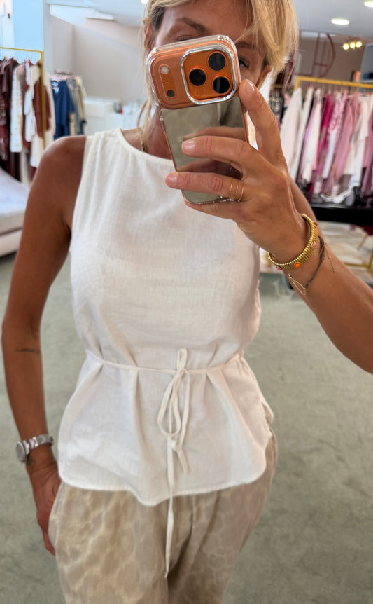 Canotta bianco latte con cinturina in lino sy