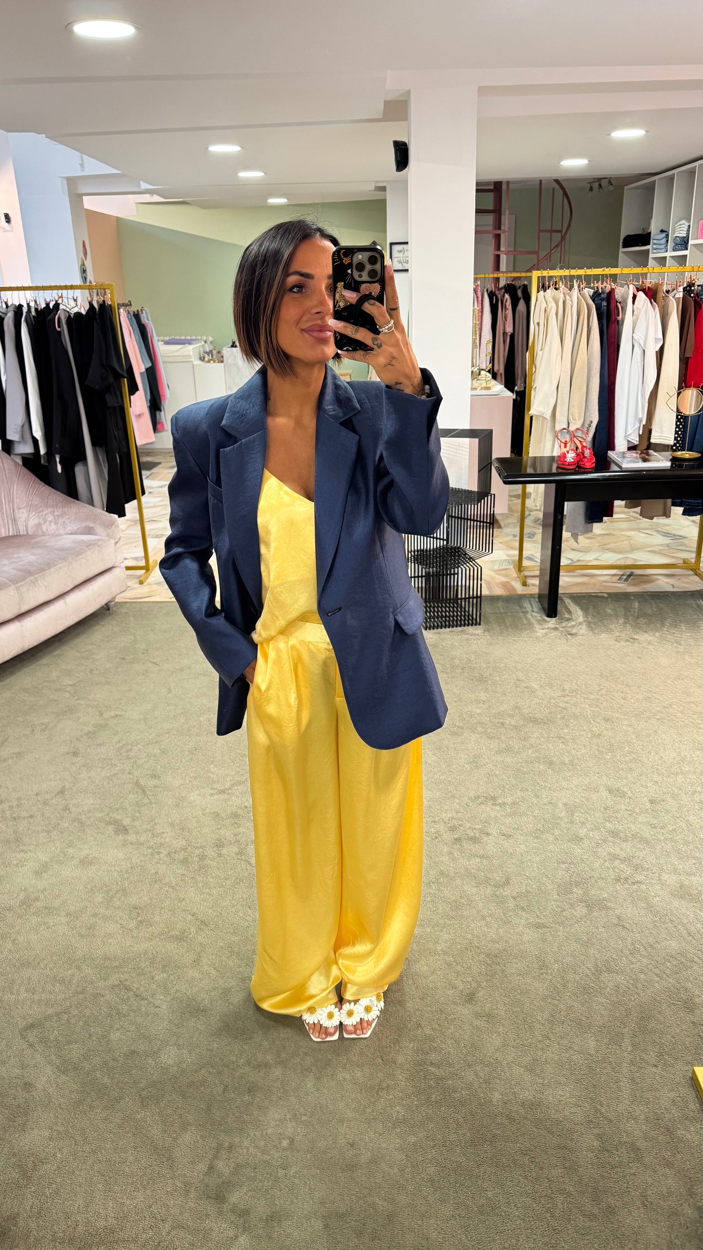 Pantaloni gialli in satin wide leg sl