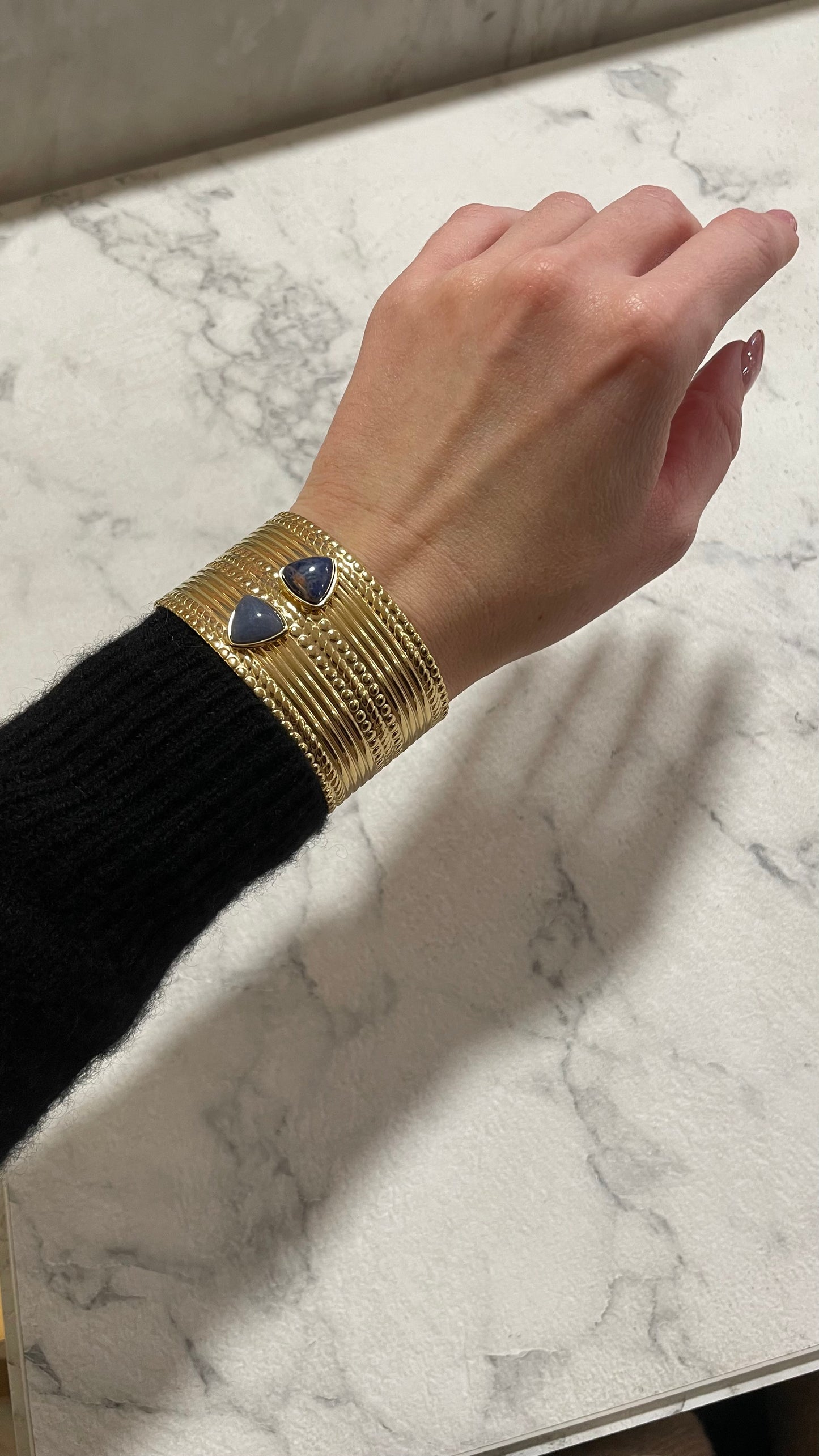 Bracciale oro con pietre blu
