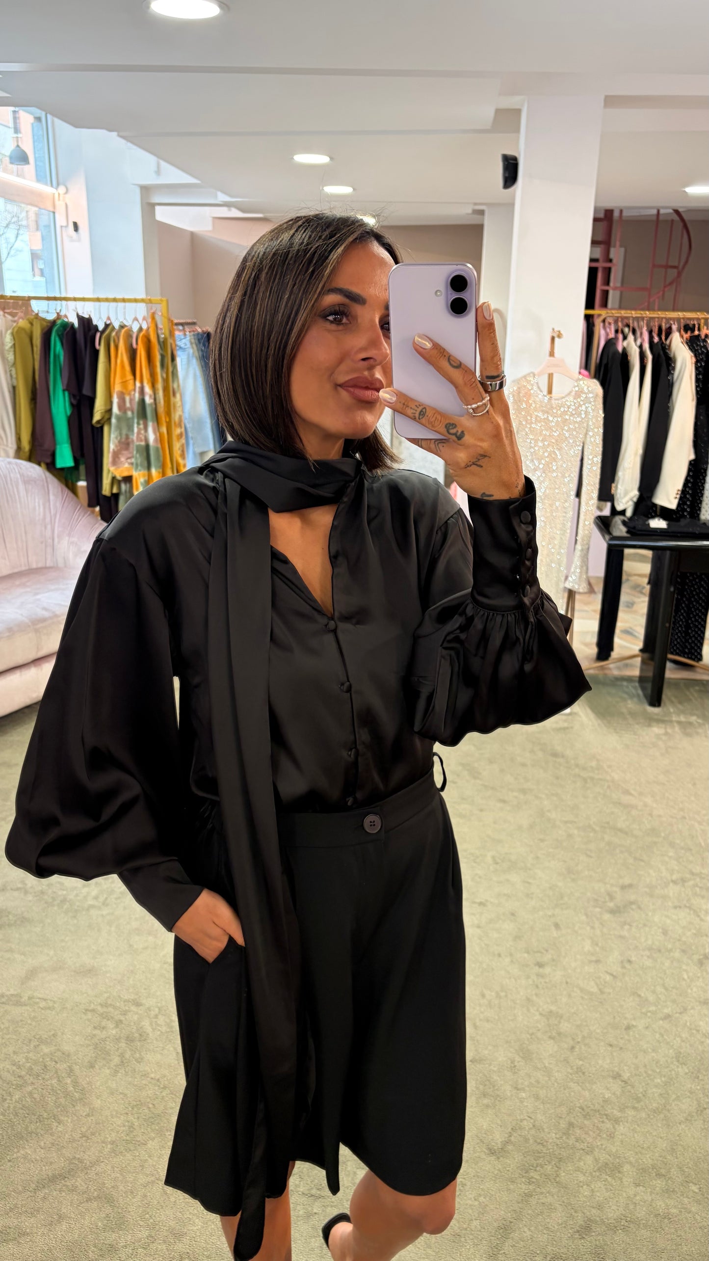 Camicia nera satin con sciarpina gl