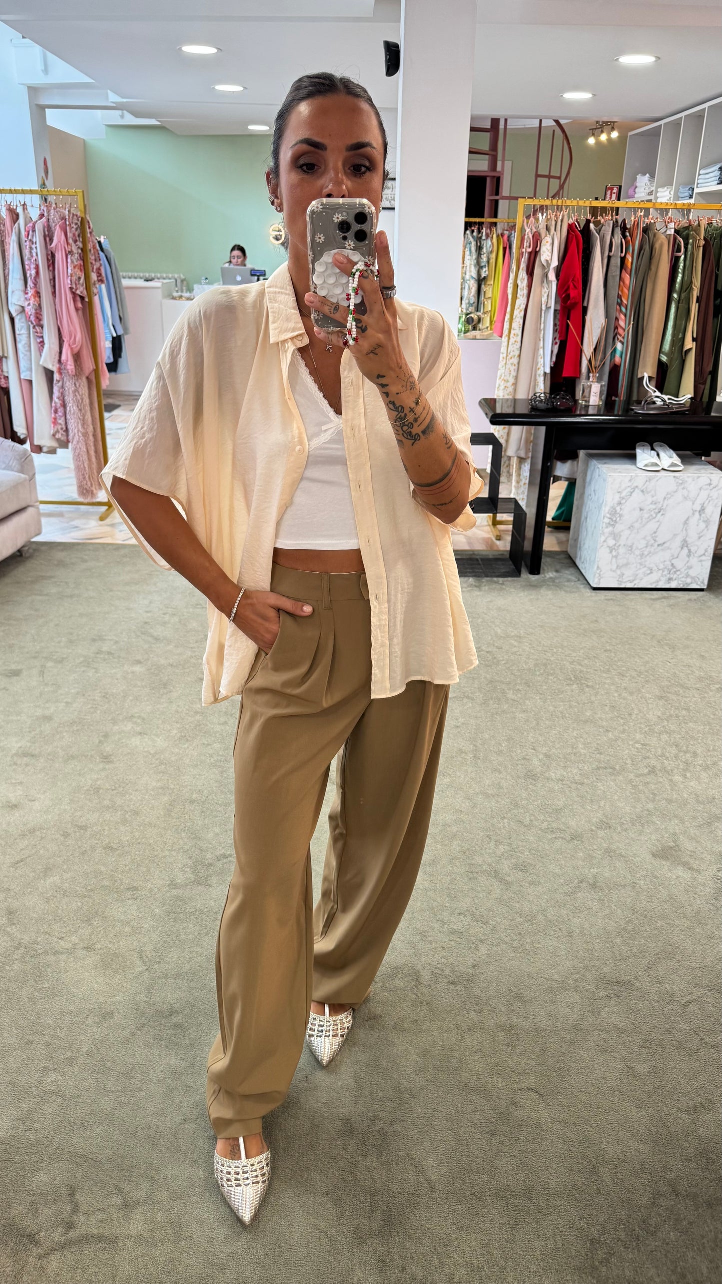 Camicia beige sabbia manica scesa in crepe ay