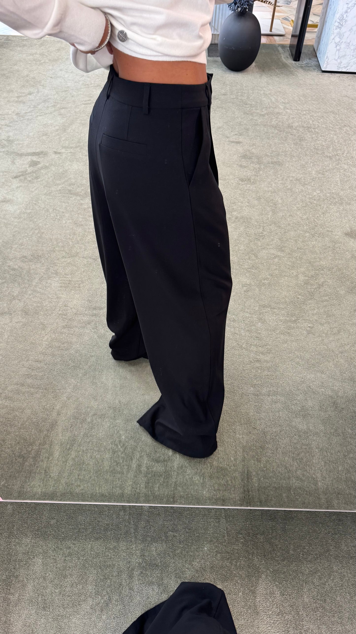 Pantaloni neri venus con pences wide leg sy