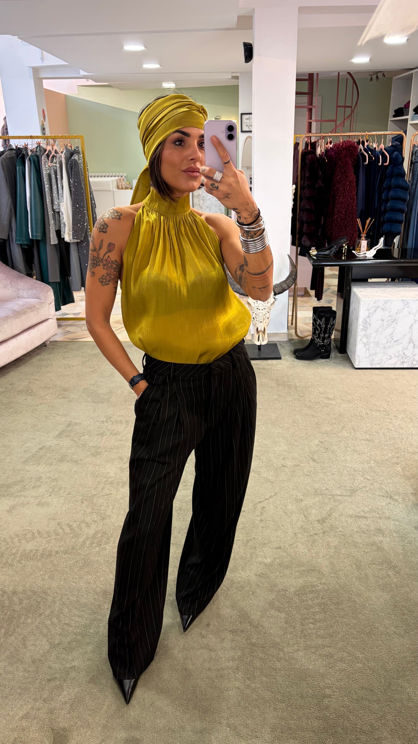 Camicia oliva smanicata con sciarpina Actualee