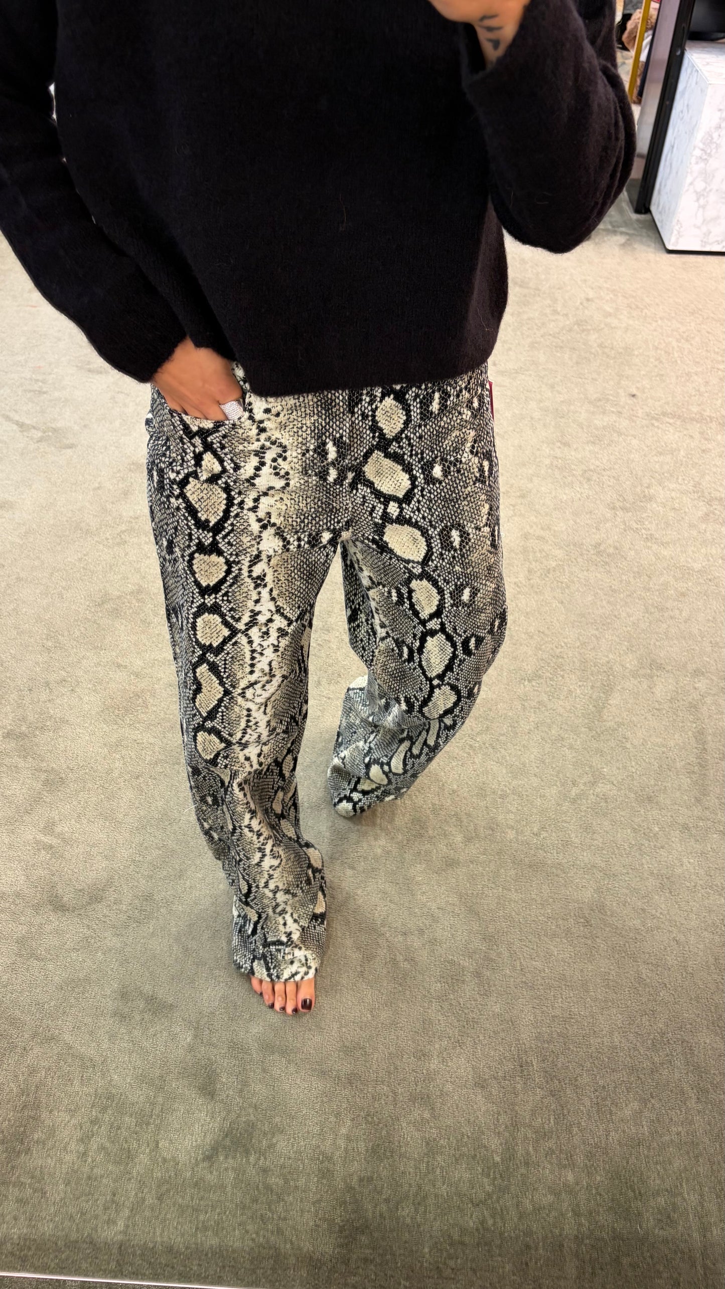 Pantaloni pitonati a costine in velluto jx