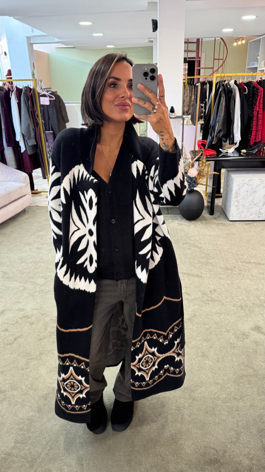 Cappotto/ Maxi  cardigan nero lungo con collo in eco pelliccia