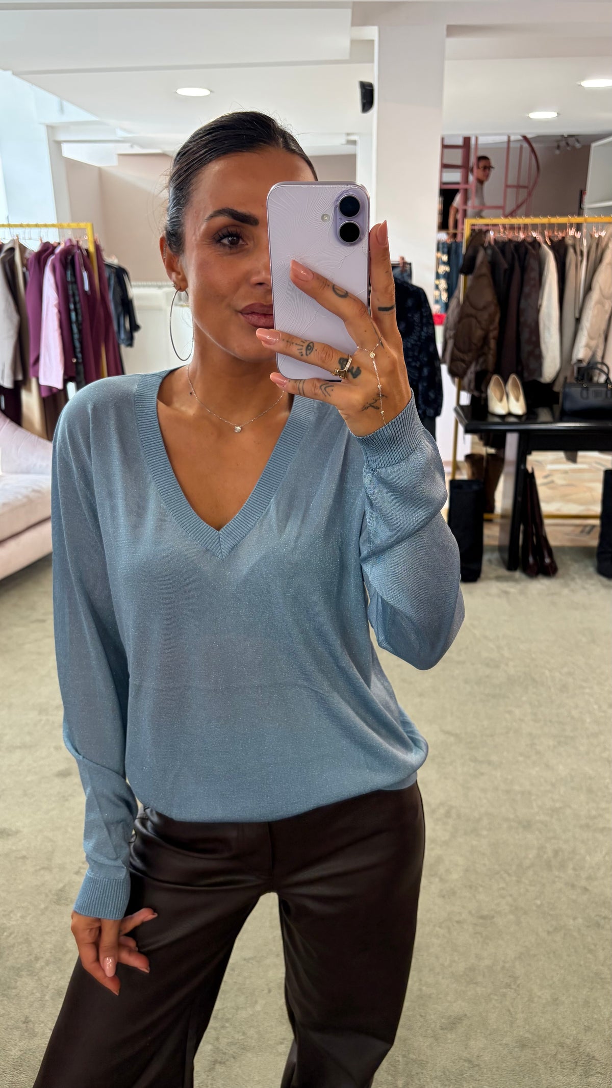 Maglia azzurra lurex scollo a v maniche lunghe fr