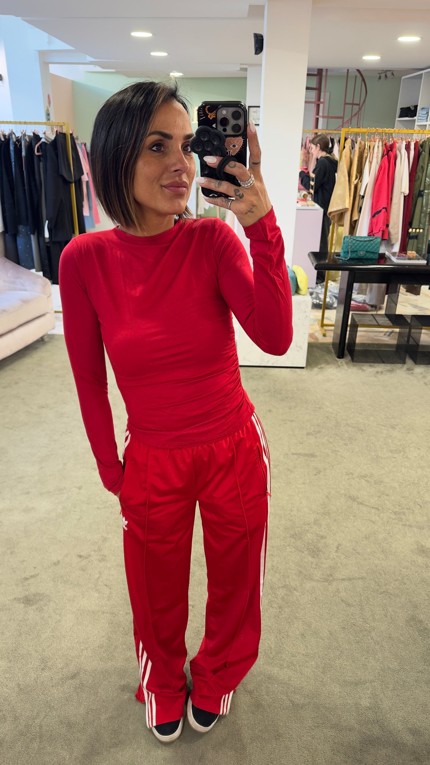 Maglia rossa con arricciature sottogiacca maniche lunghe