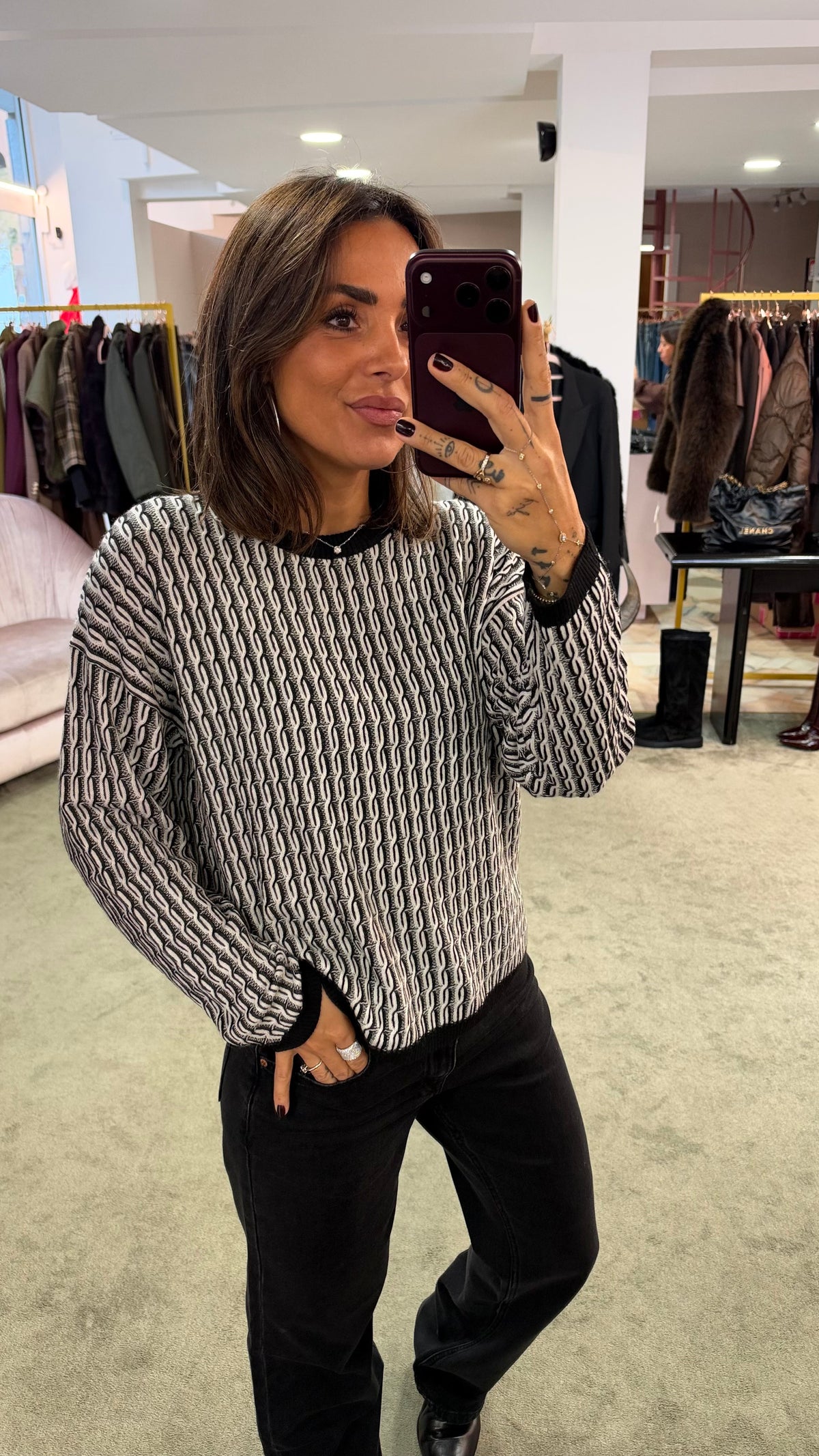 Maglione girocollo fantasia bianca e nera bj