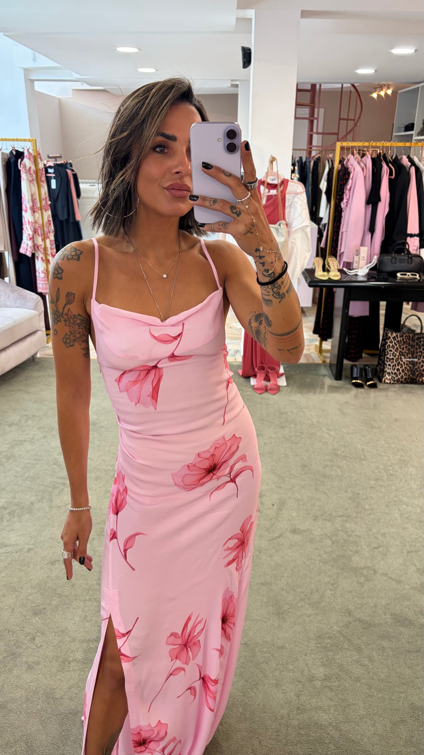 Abito kelly lungo MAR DE MARGARITAS rosa con fiori fucsia