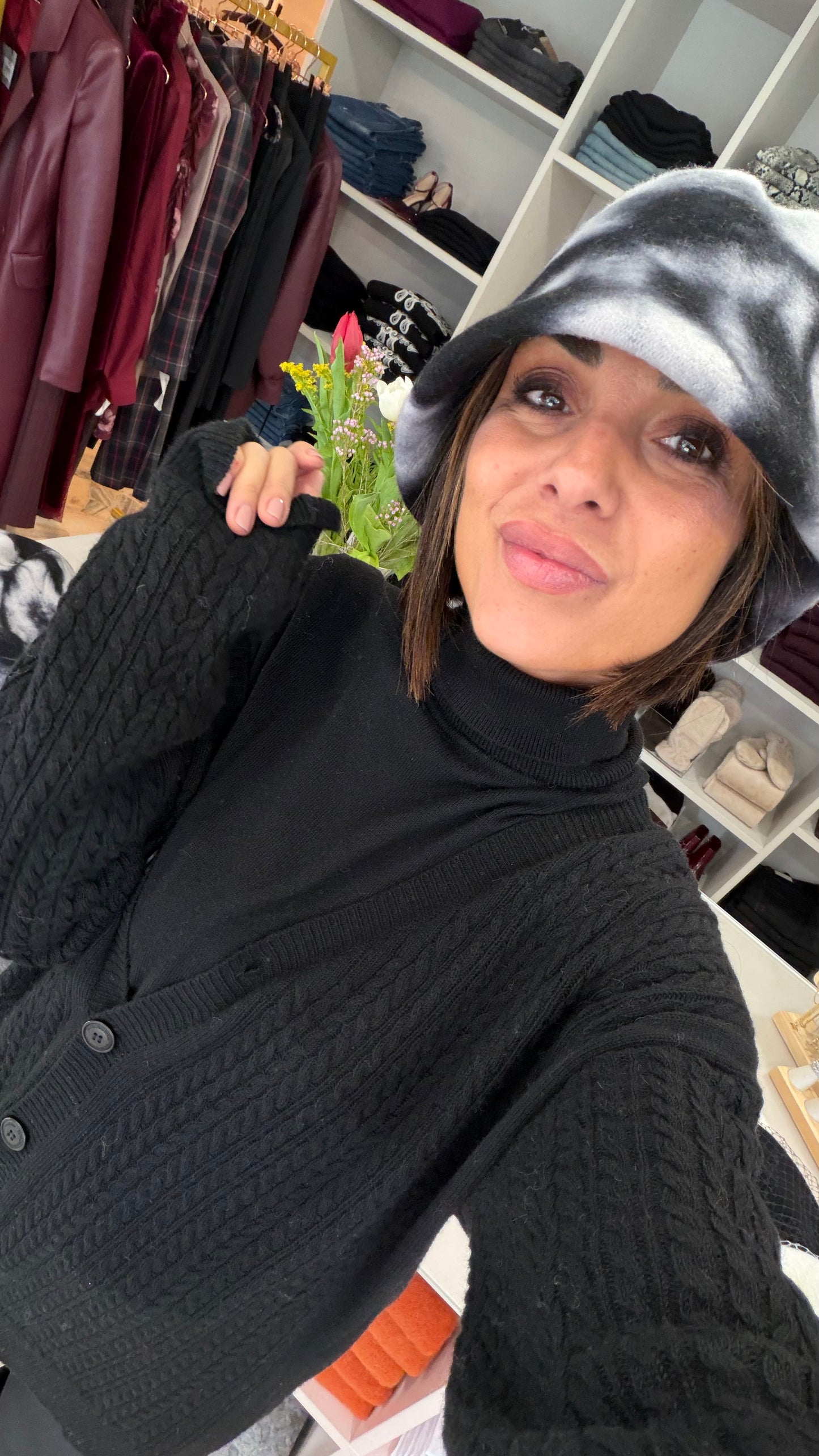 Cappello cloche grigio tie-dye