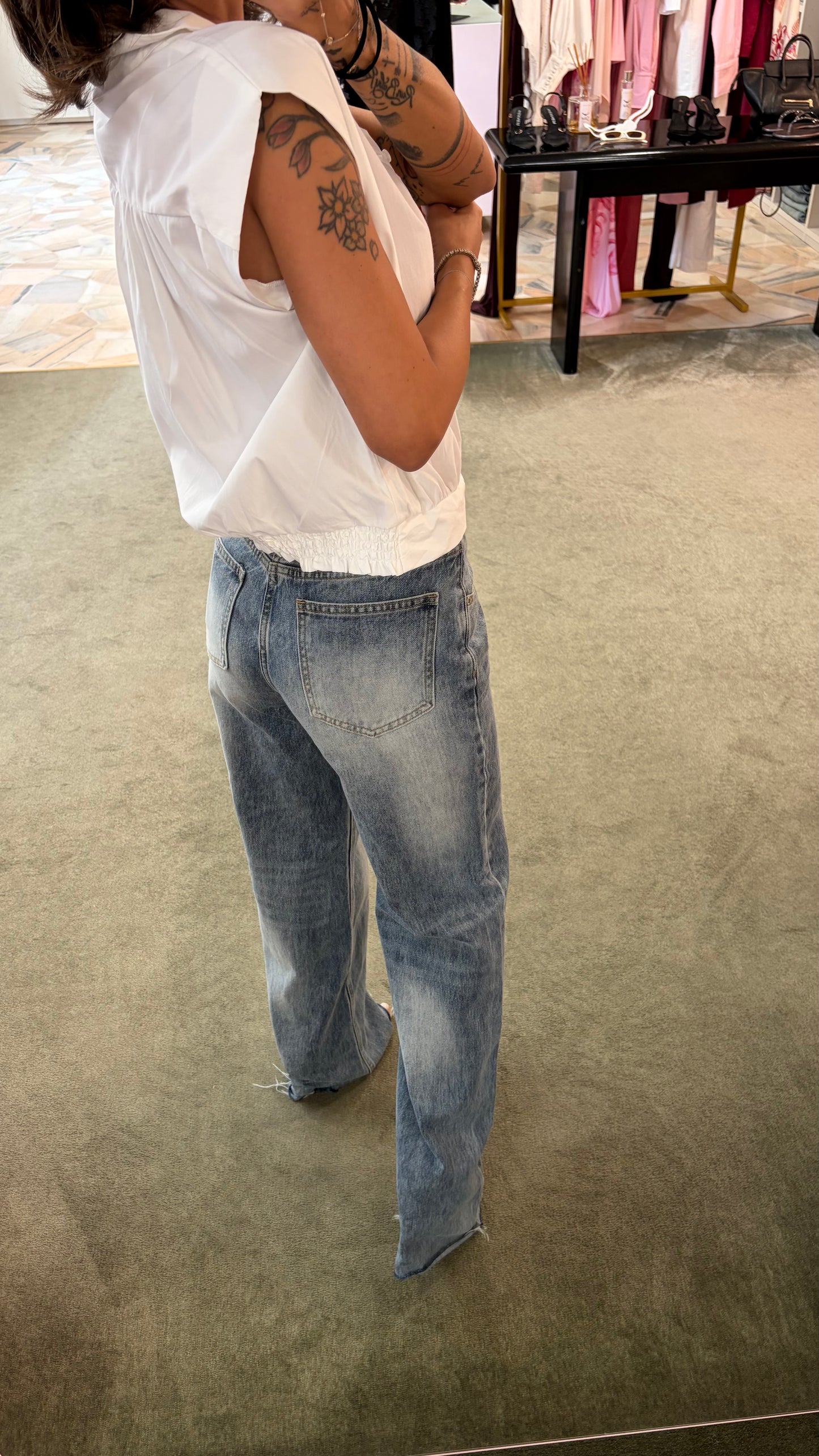 Camicia bianca manica scesa con elastico in vita sy