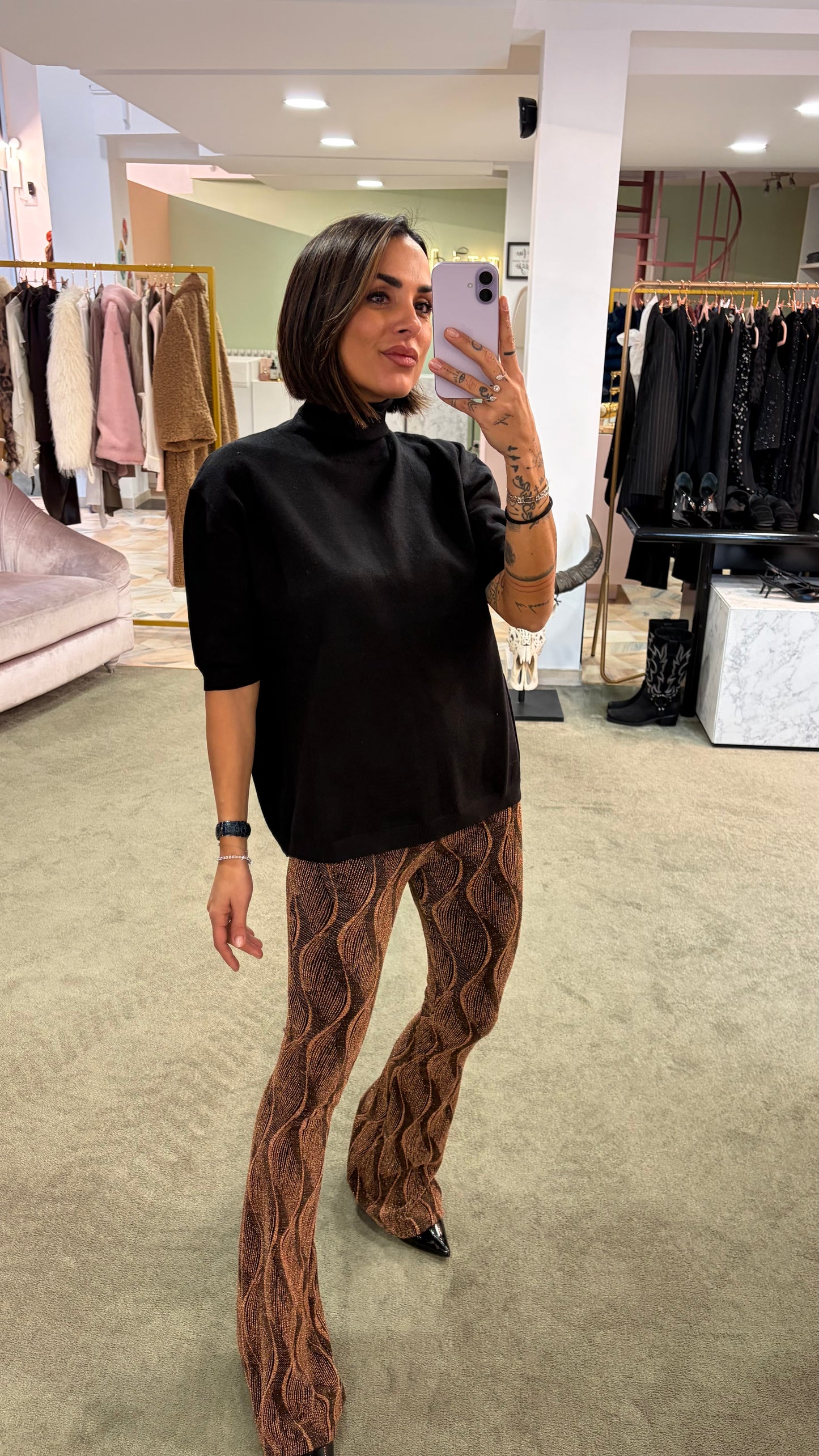 Dolcevita nero manica corta a scatola ay