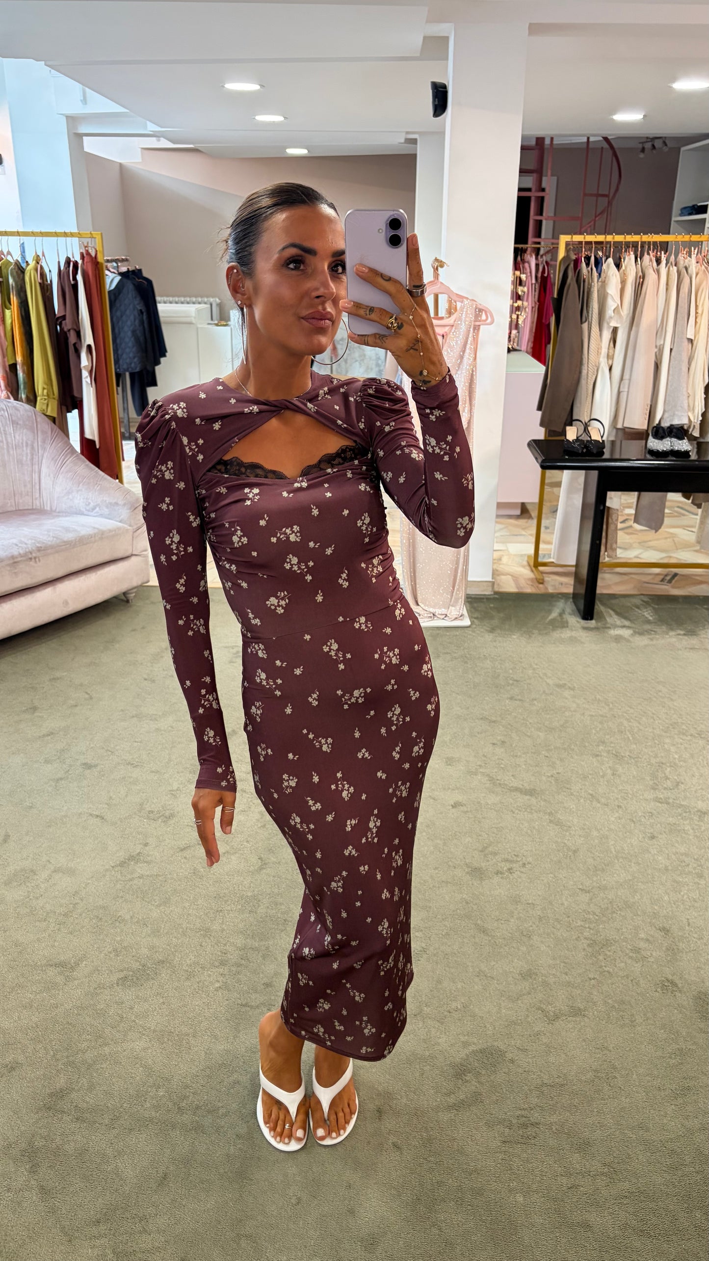 Abito bordeaux con fiorellini cut out pizzo MAR DE MARGARITAS