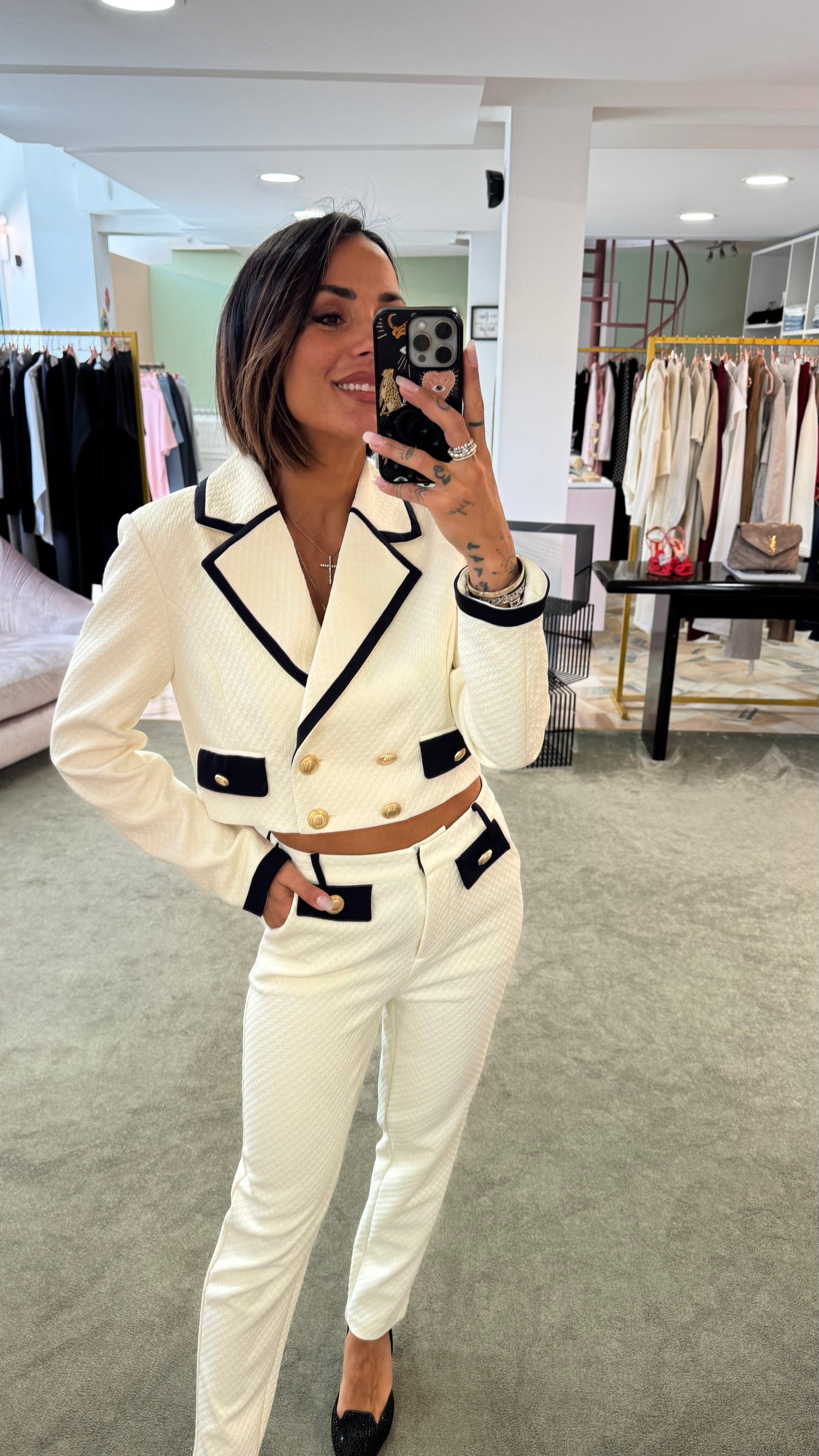 Blazer crop panna lavorato con bottoni oro fr