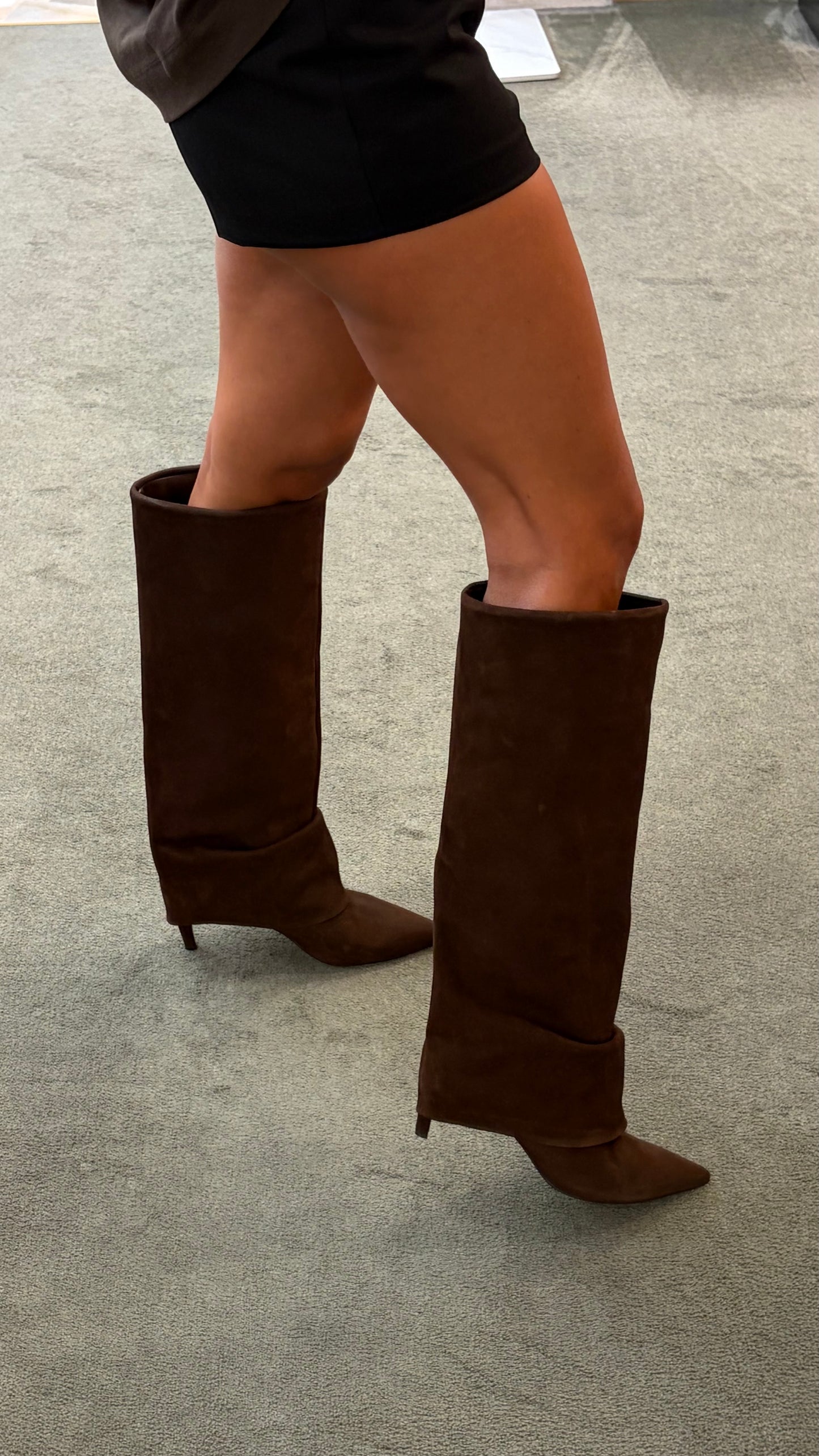 Stivale gambale alto marrone in pelle nabuk cr