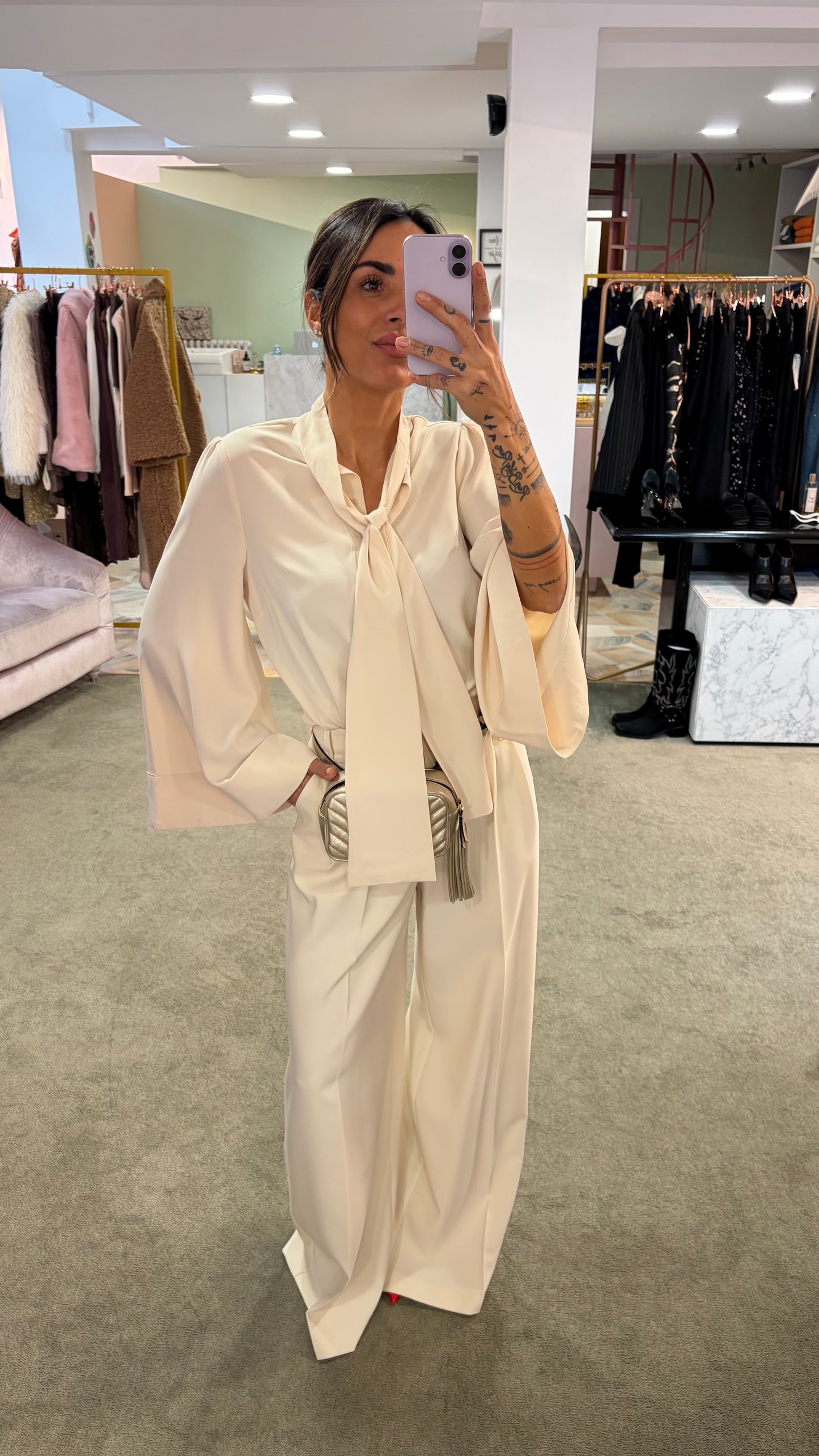 Camicia panna con sciarpina e manica a kimono ay