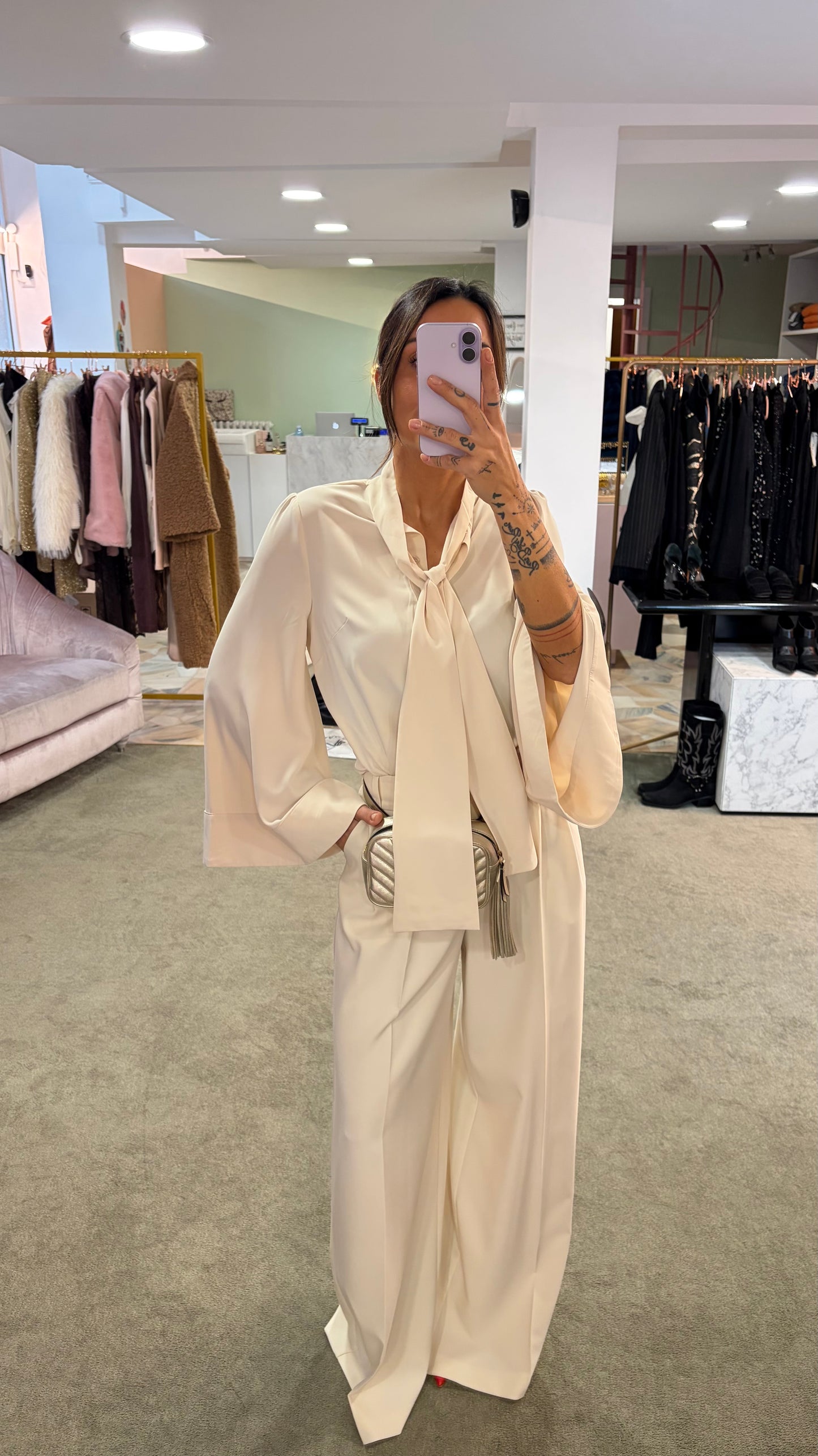 Camicia panna con sciarpina e manica a kimono ay