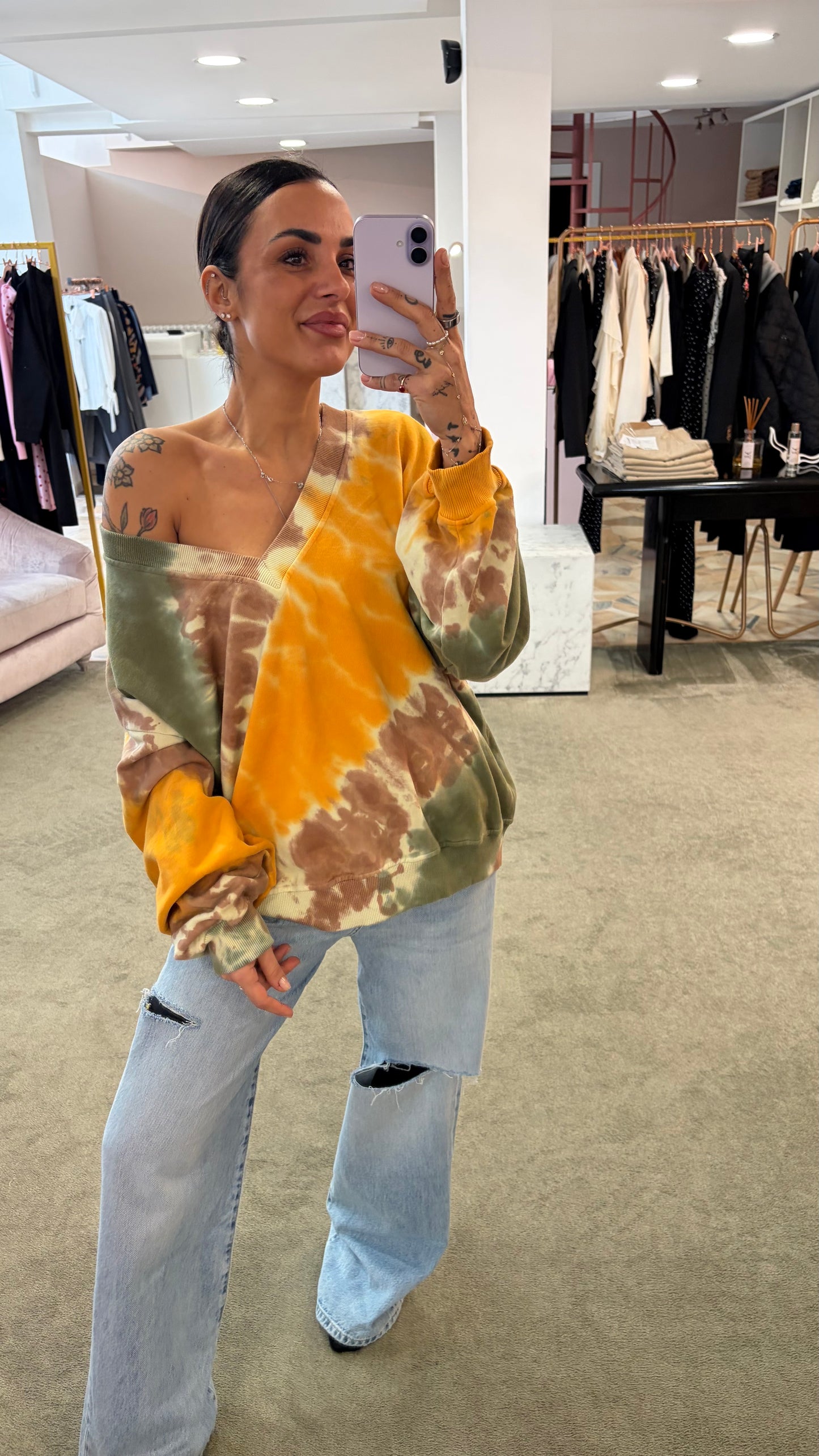 Felpa gialla verde tie-dye scollo a v Don't@Me