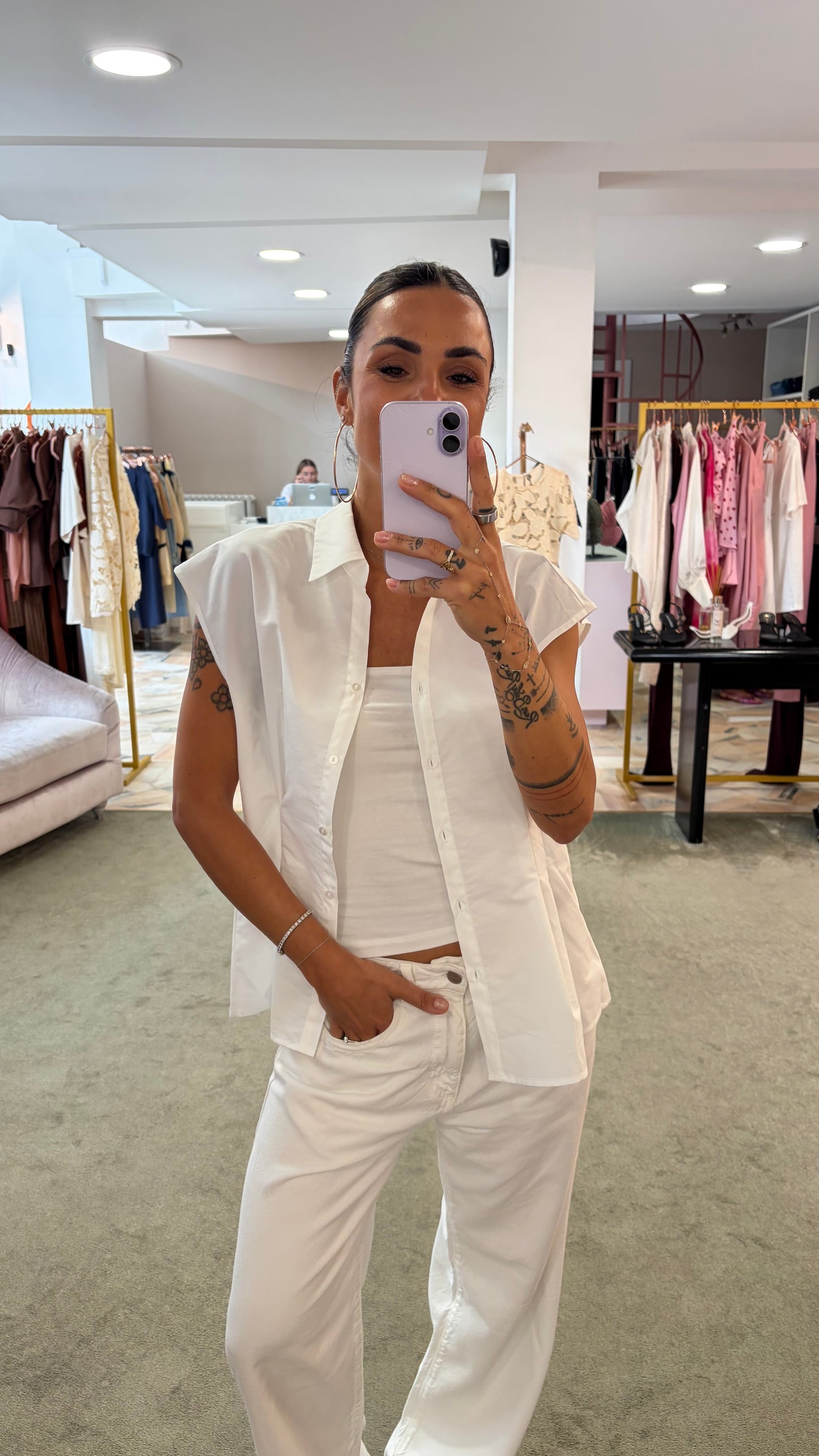 Camicia bianca sciancrata manica scesa sy