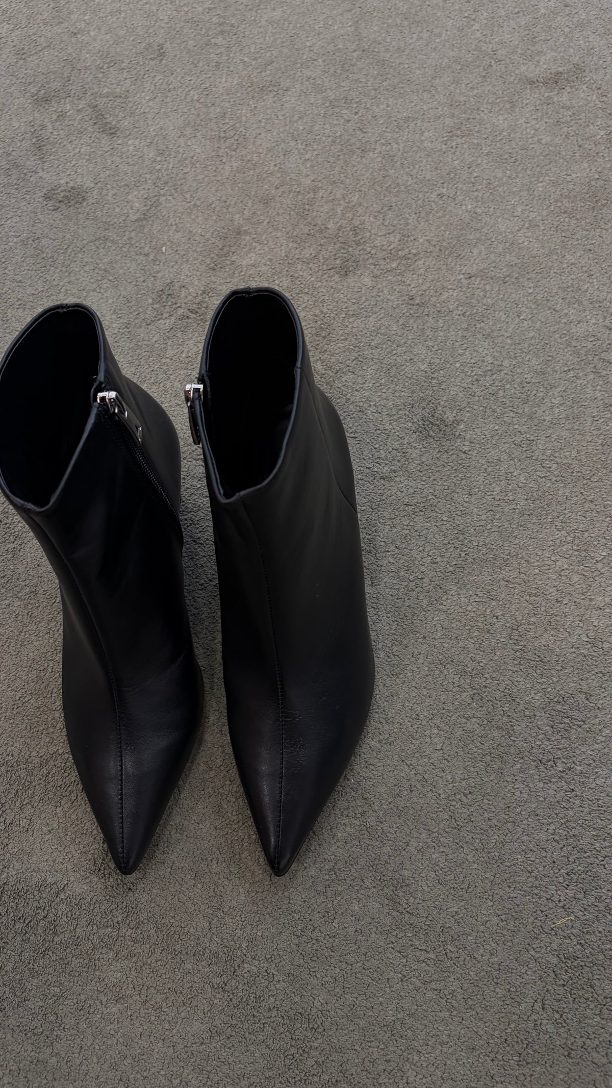 Stivaletto nero in pelle con tacco zeppa cr