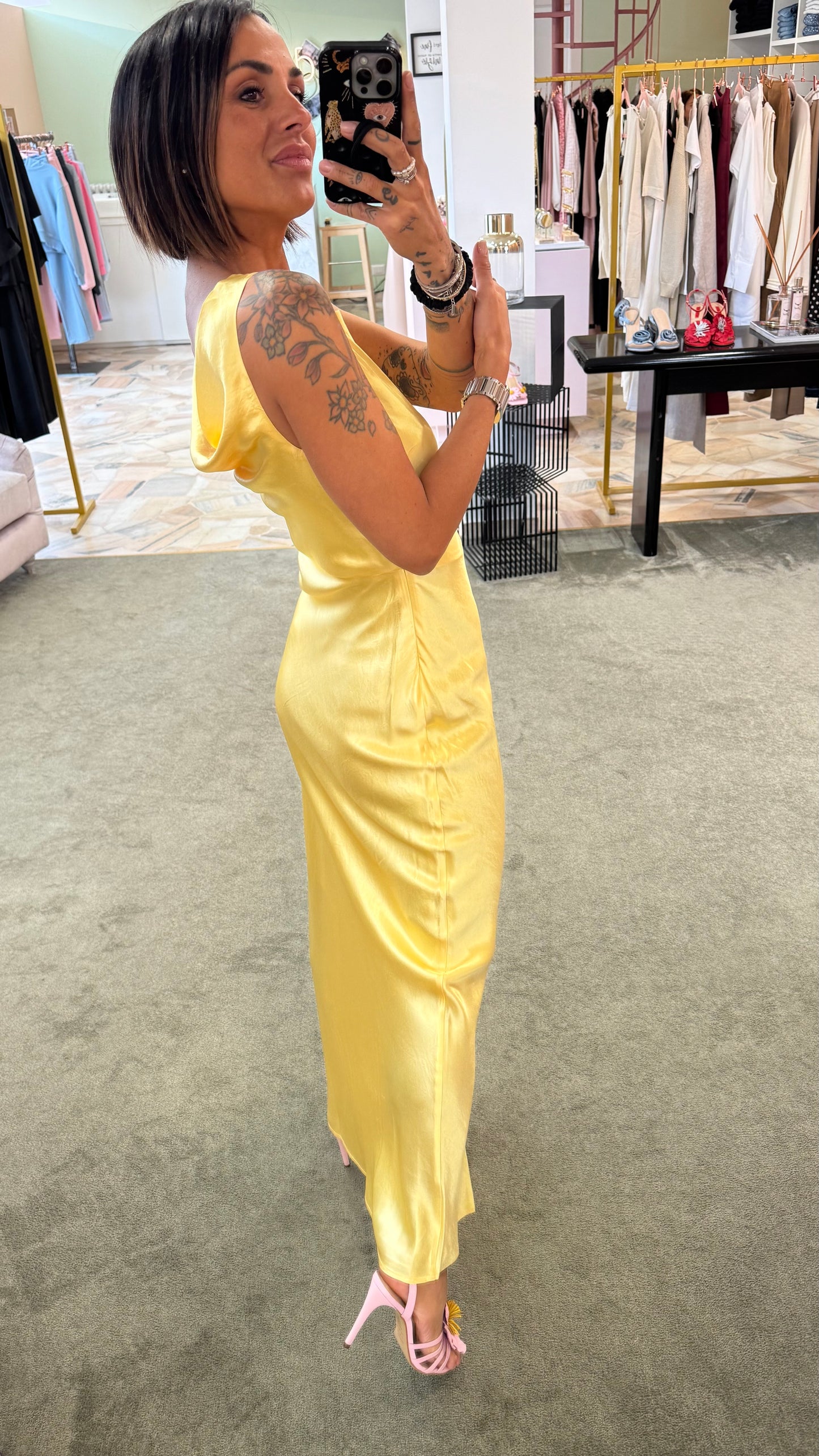 Abito lungo giallo in satin sl