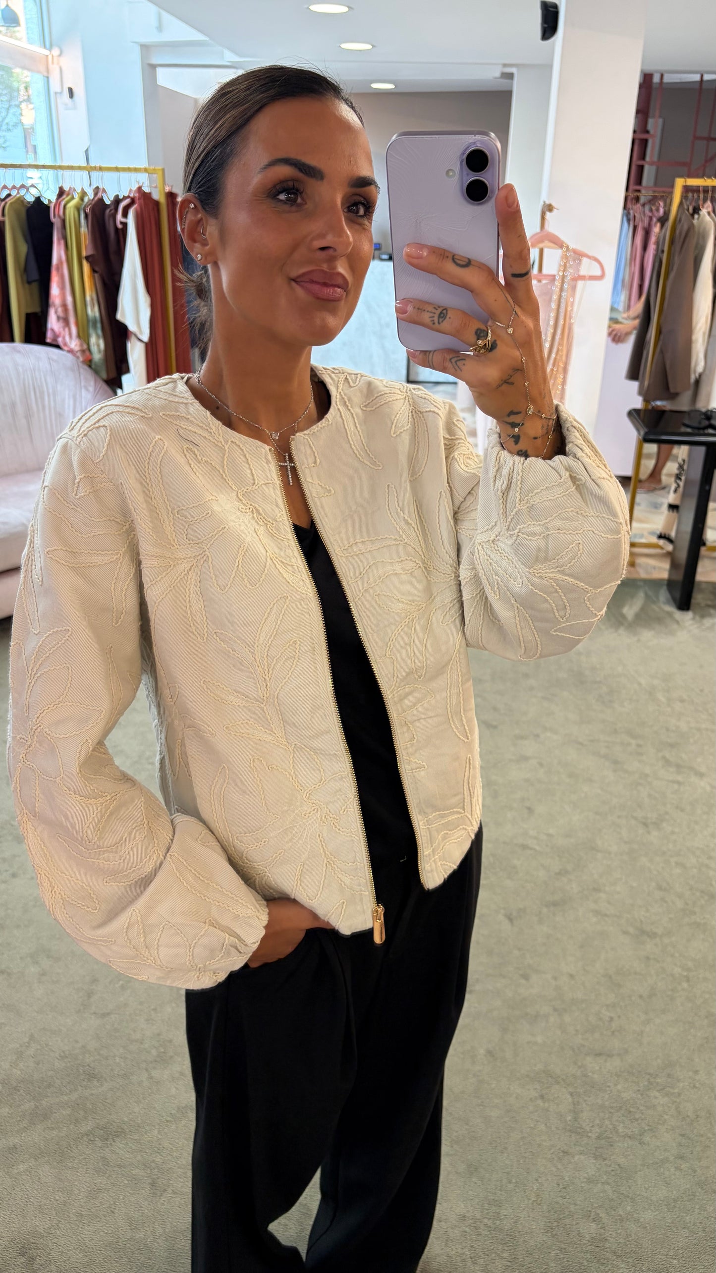 Bomber ecrù in denim con ricami sy