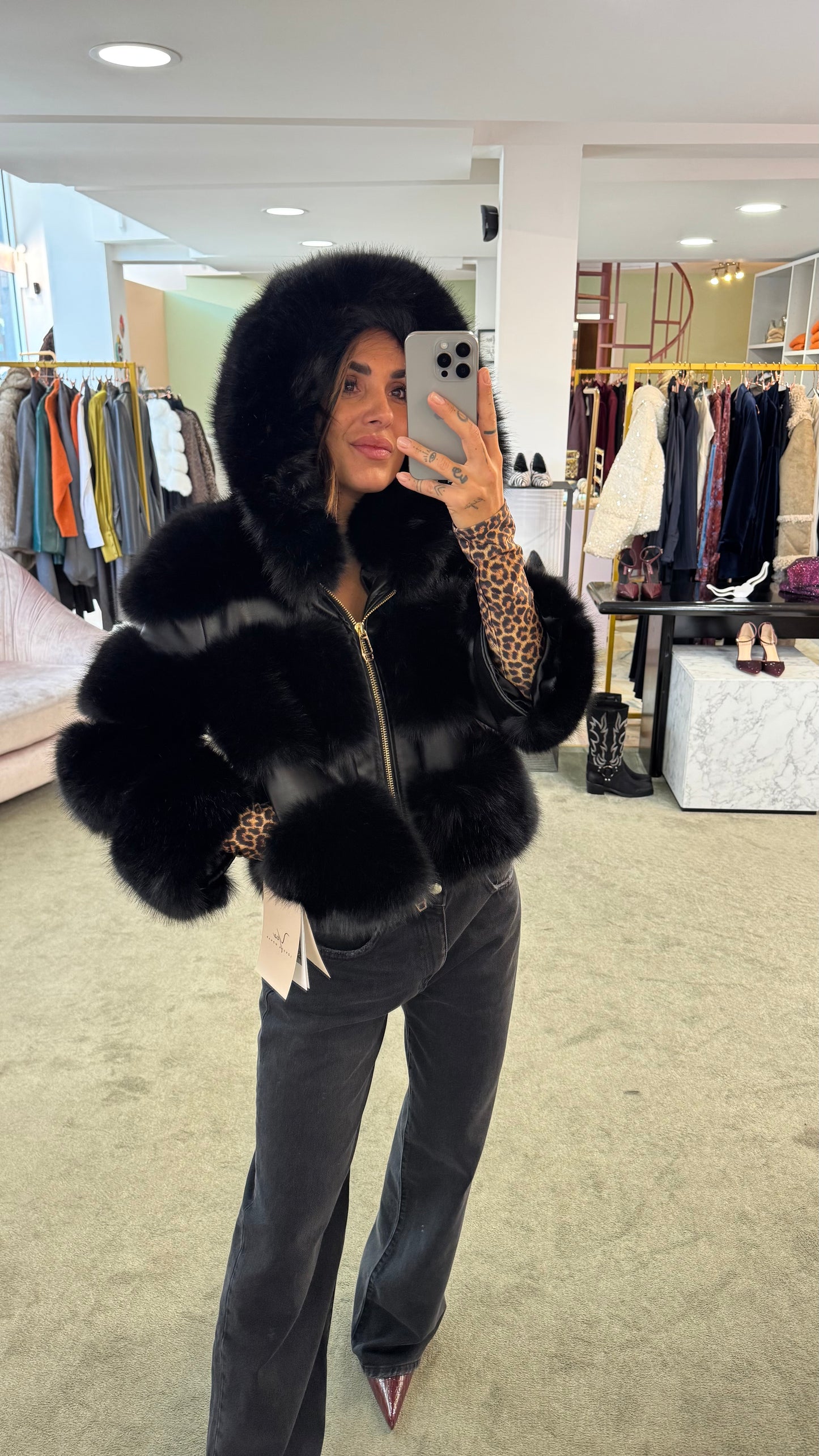 Pelliccia eco nera luxury con cappuccio ys