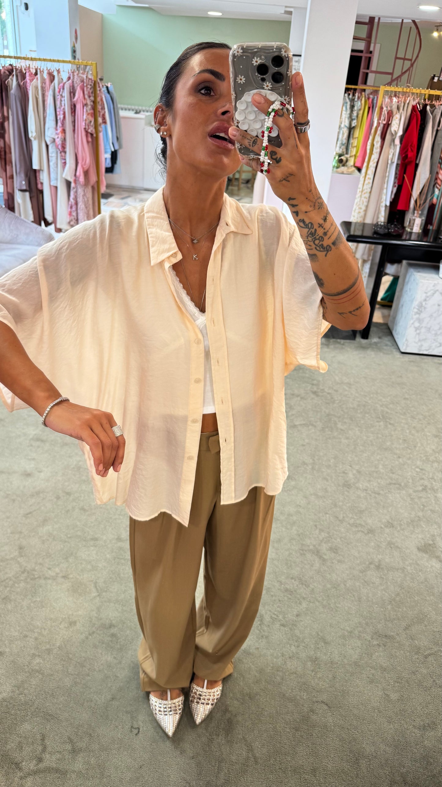 Camicia beige sabbia manica scesa in crepe ay