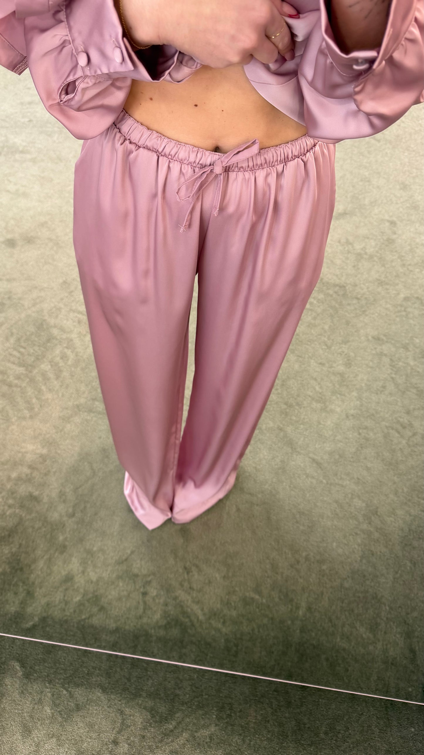 Pantaloni rosa in satin ks