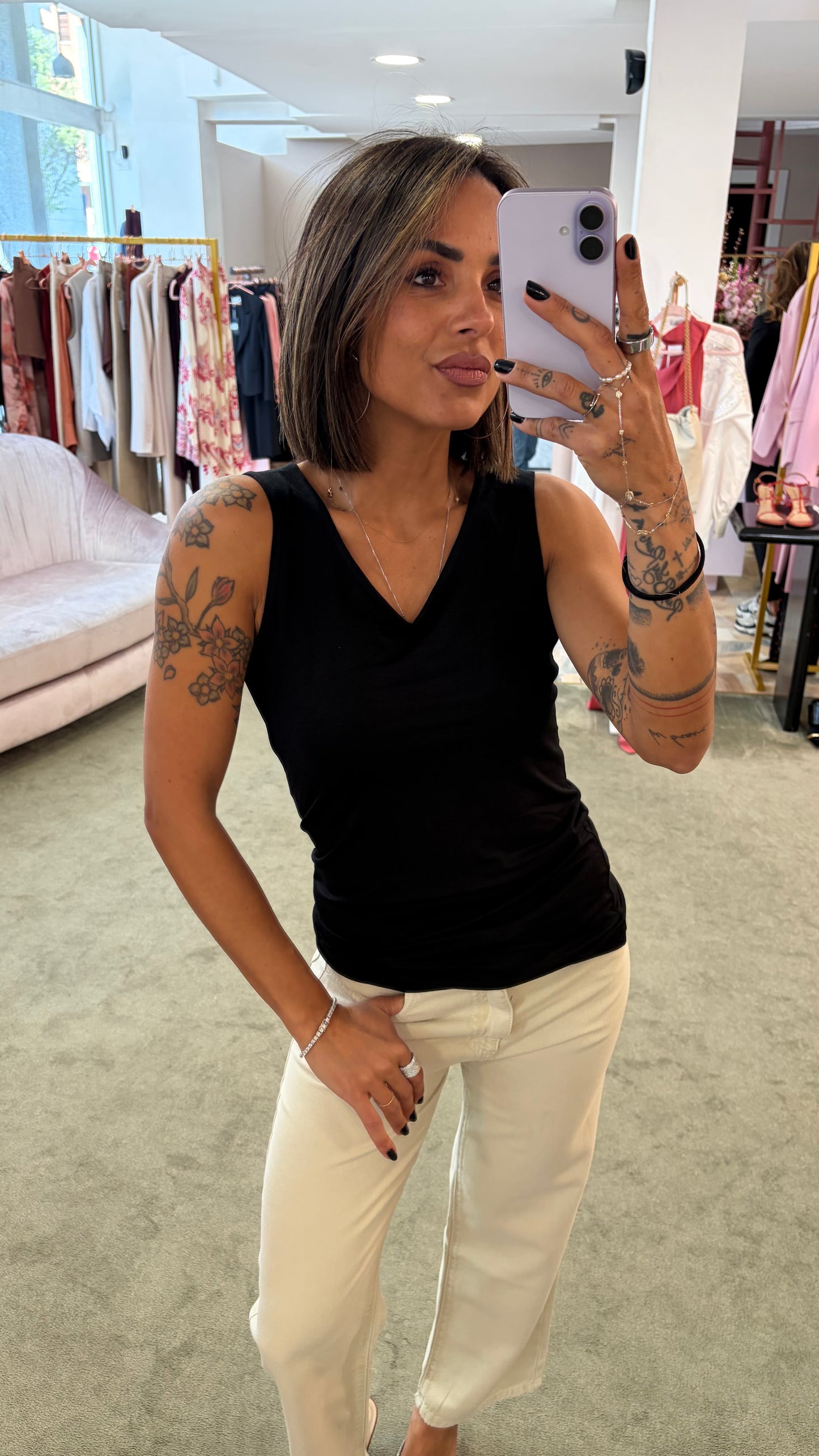 Canotta nera scollo a v sy