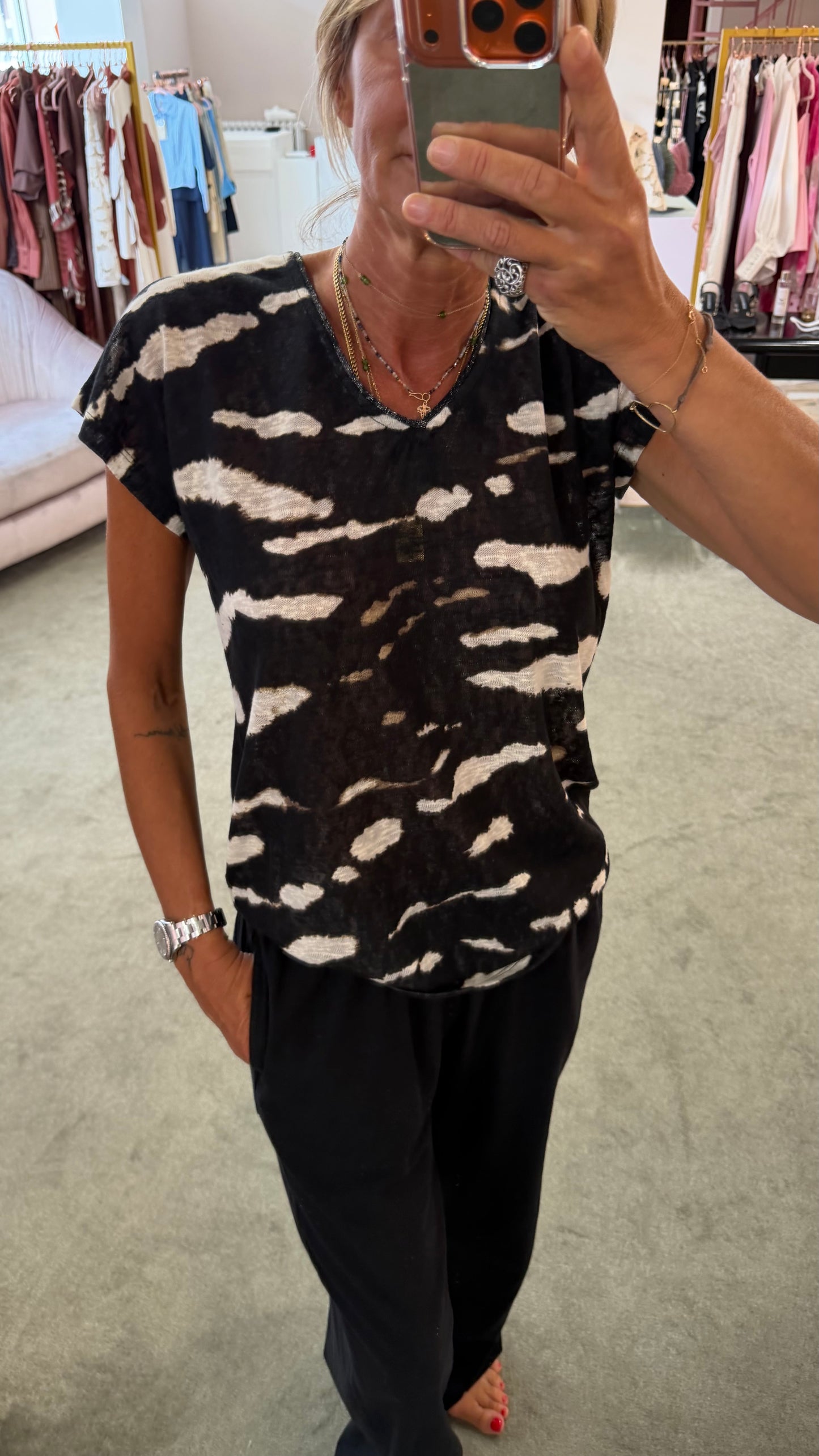 T-shirts nera e panna tie-dye scollo glitter sy