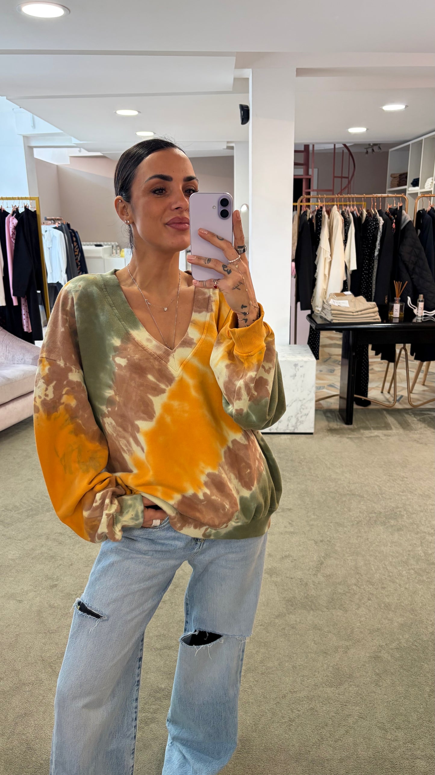 Felpa gialla verde tie-dye scollo a v Don't@Me