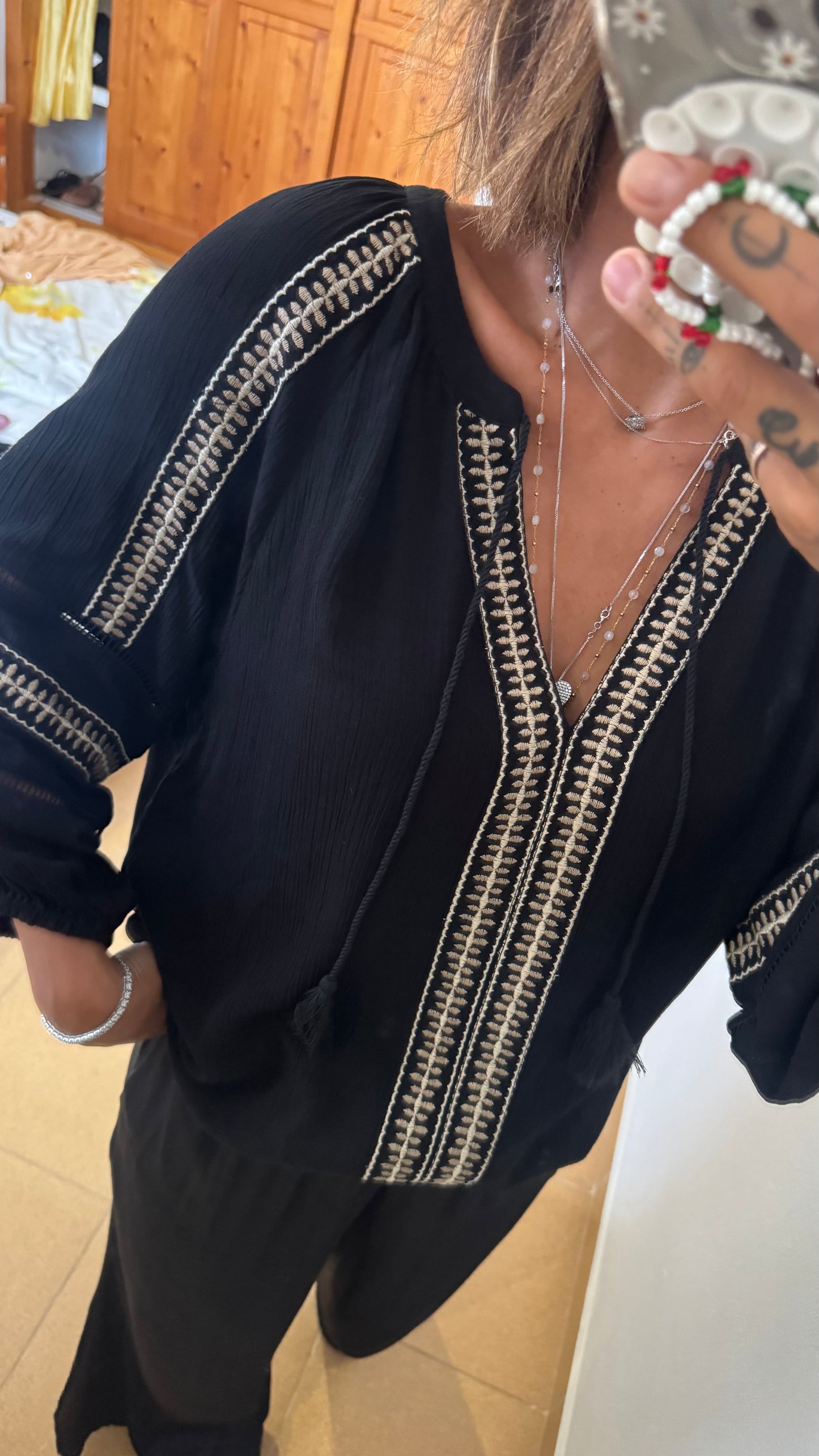 Camicia kaftano nera con ricami sy