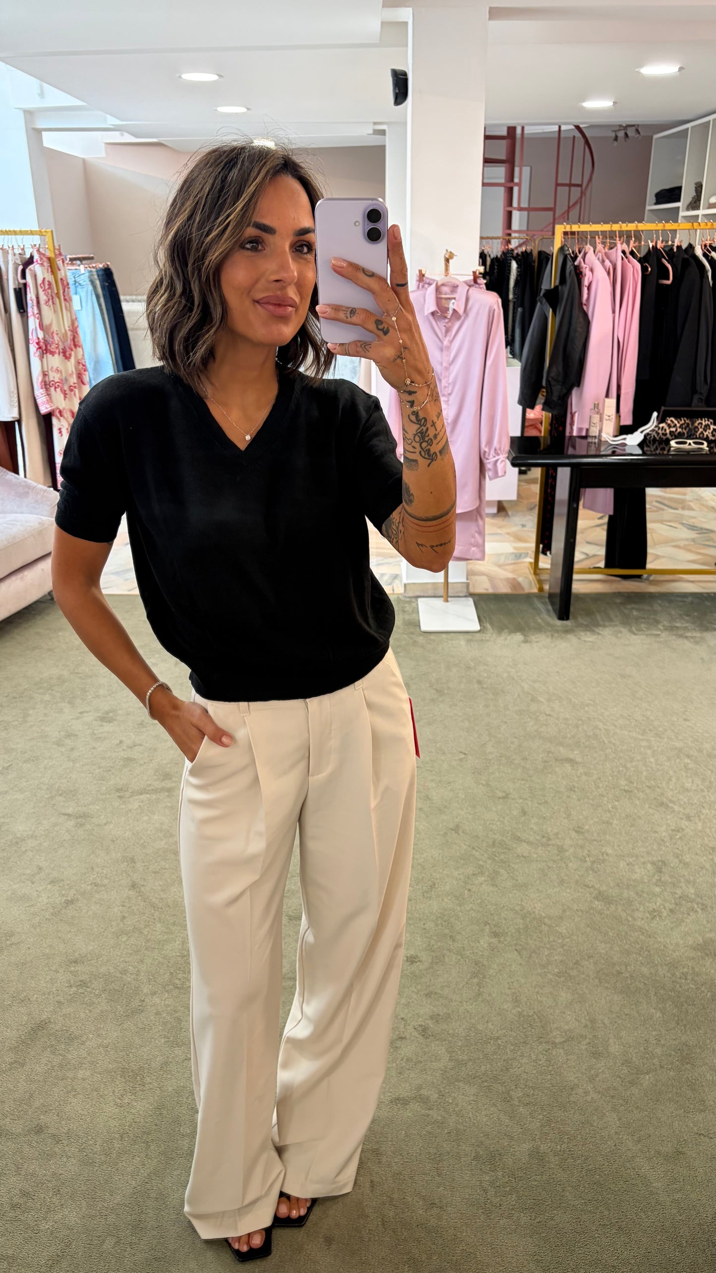 Maglia scollo a v nero manica corta glp