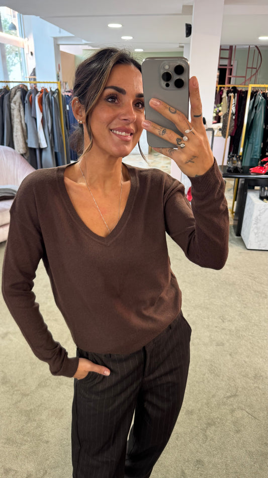 Maglione scollo a v marrone  in angora tk