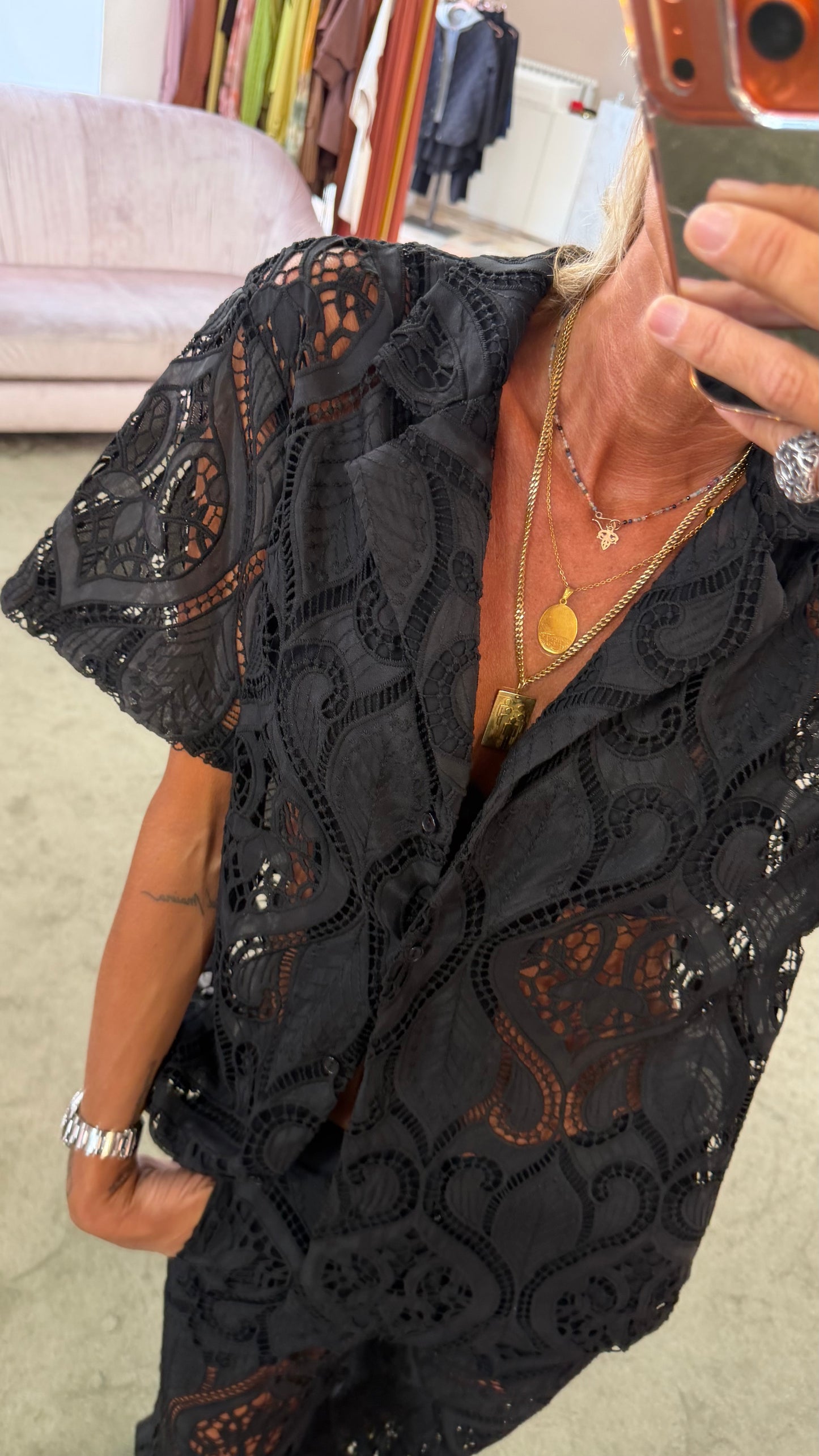 Camicia over nera in pizzo manica corta gl