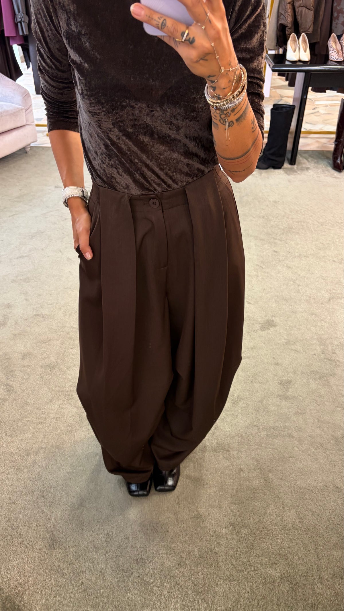 Pantaloni marrone baloon ay