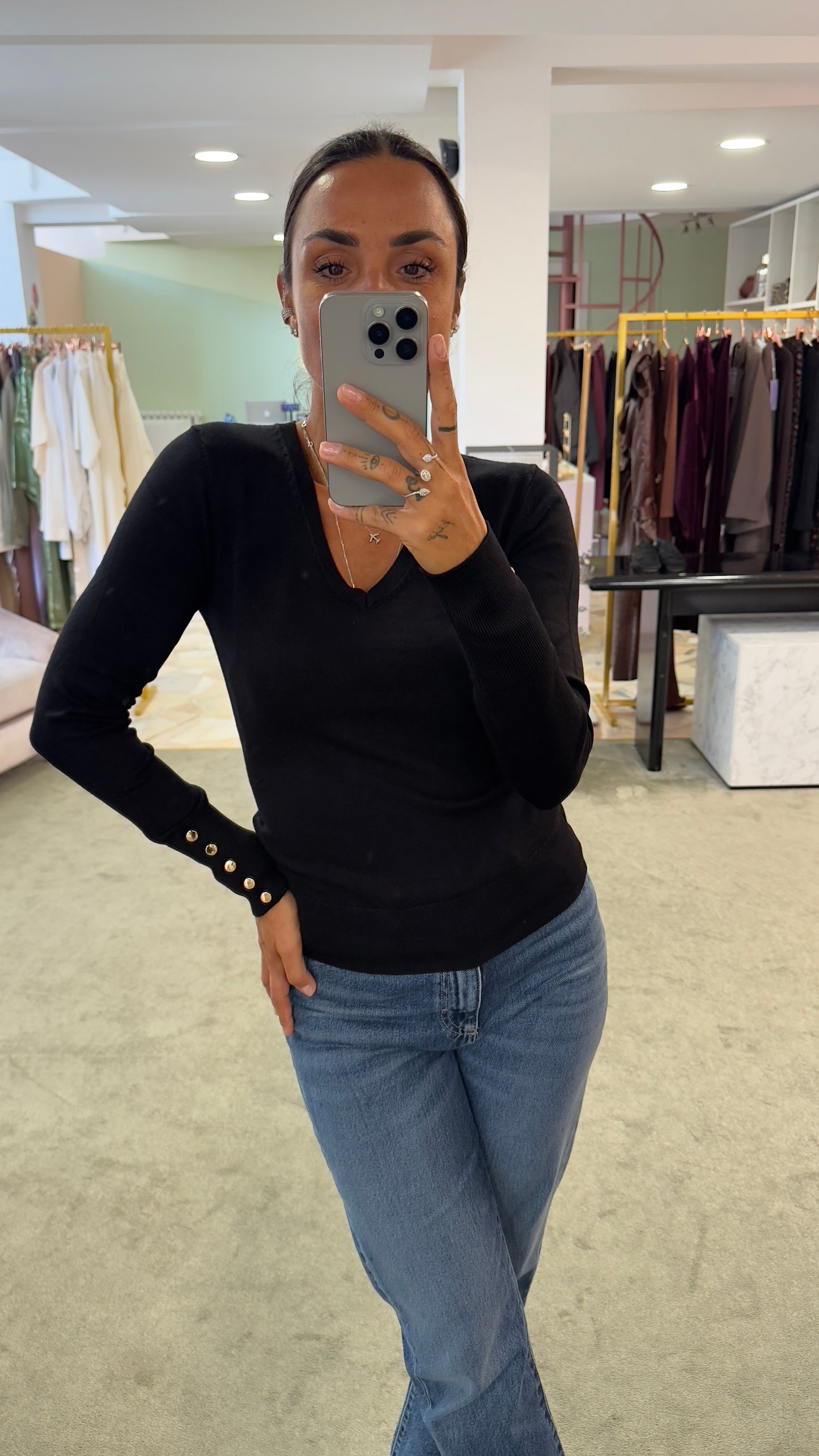 Maglione nero scollo a v in viscosa fr