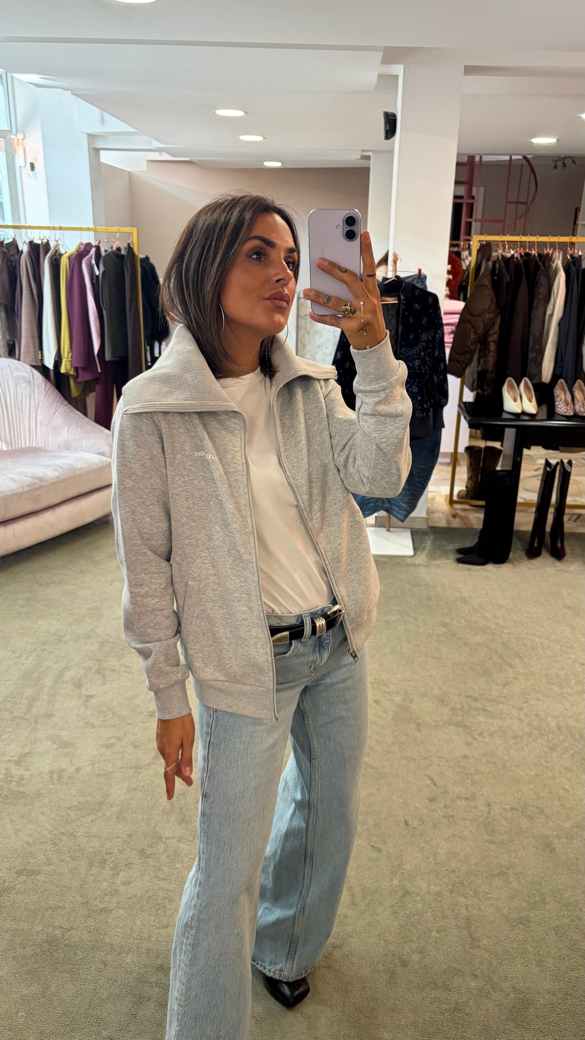 Felpa grigio chiaro con zip e collo alto jx