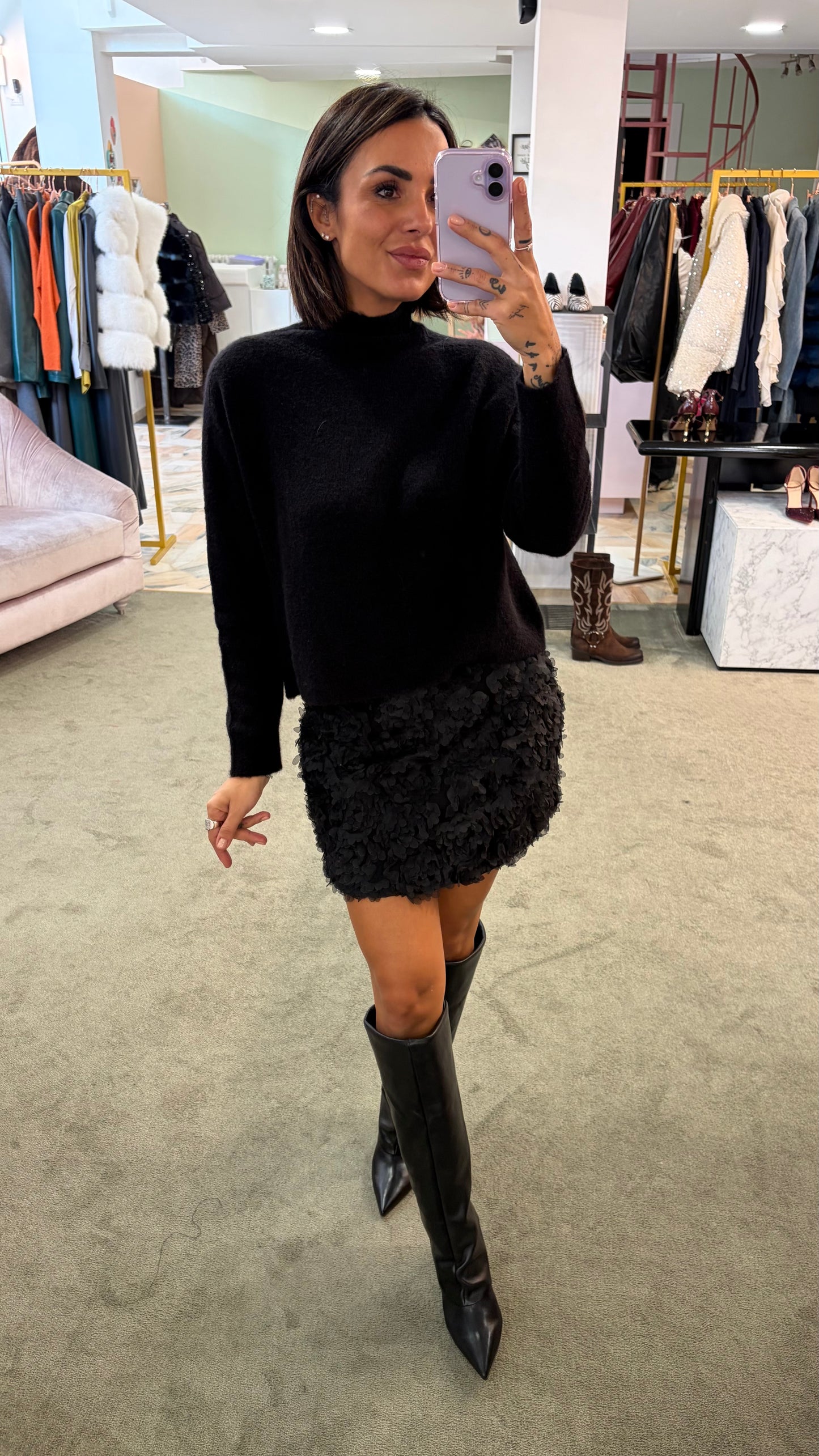 Minigonna nera con roselline in tulle gl