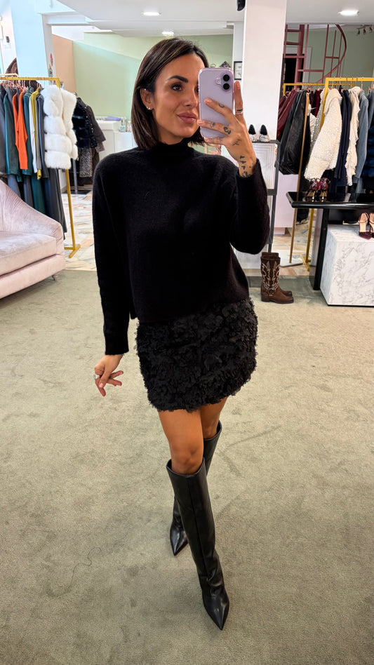 Minigonna nera con roselline in tulle gl