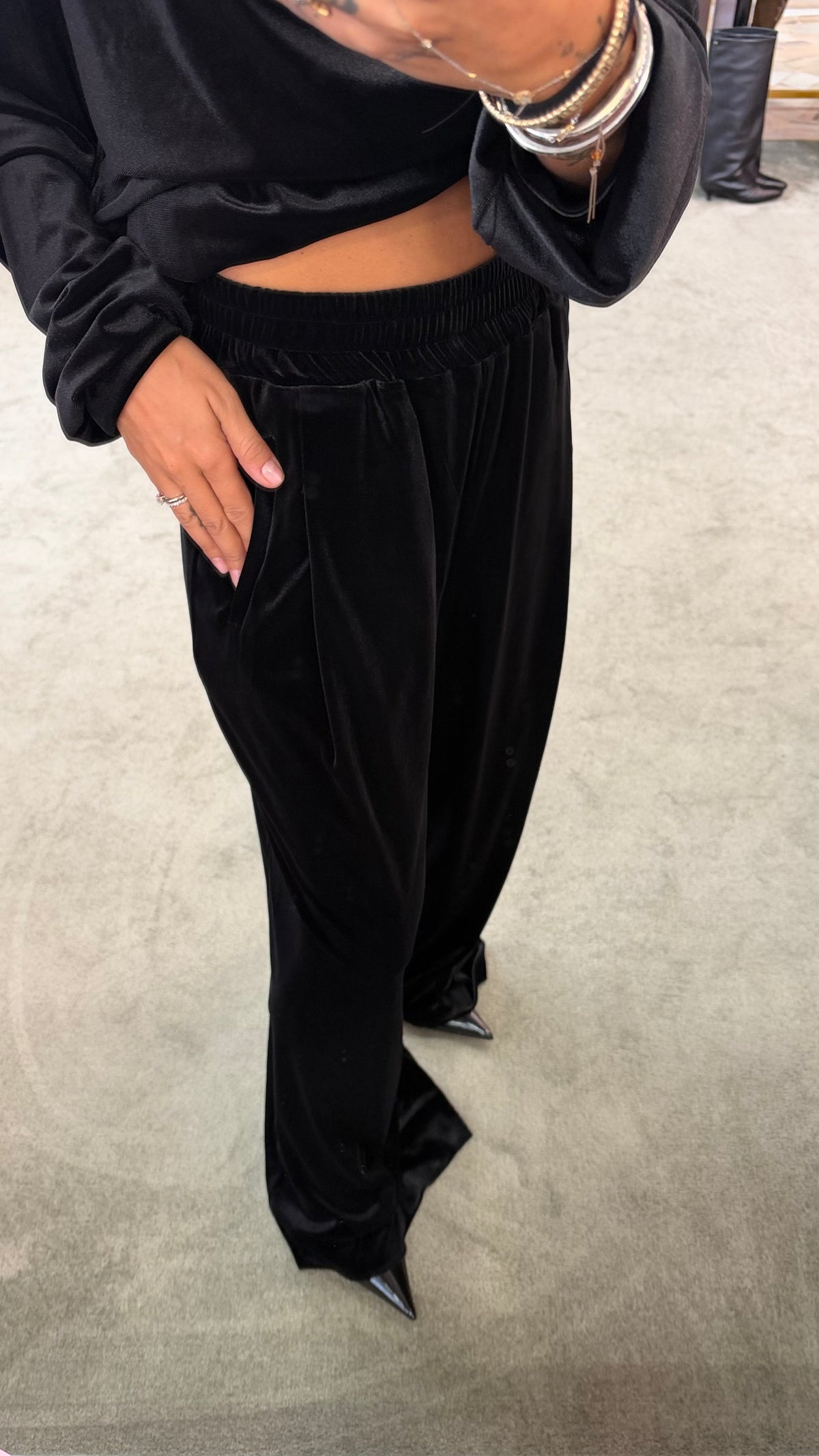 Pantaloni neri dritti in velluto Don't@Me