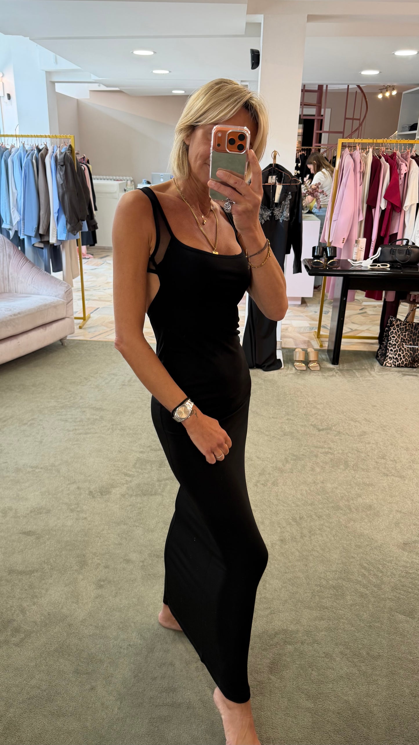 Abito lungo nero schiena nuda e inserti in tulle ks
