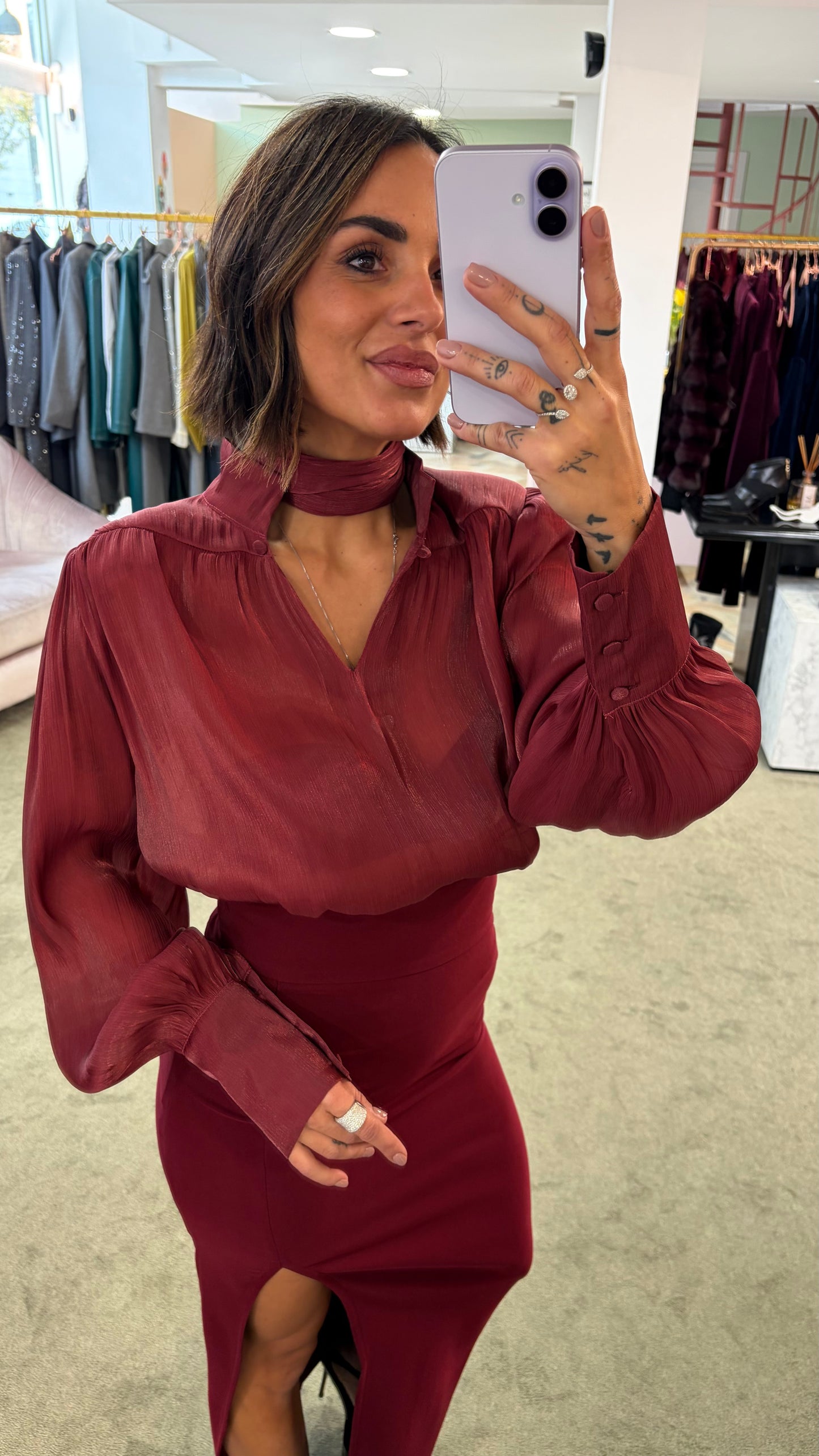 Camicia bordeaux satin con sciarpina Actualee