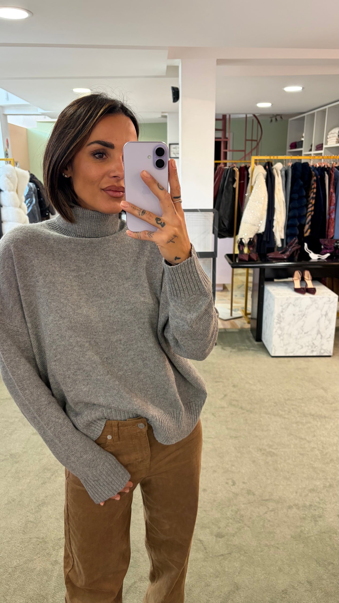 Dolcevita grigio a scatola in angora doppio filo tk