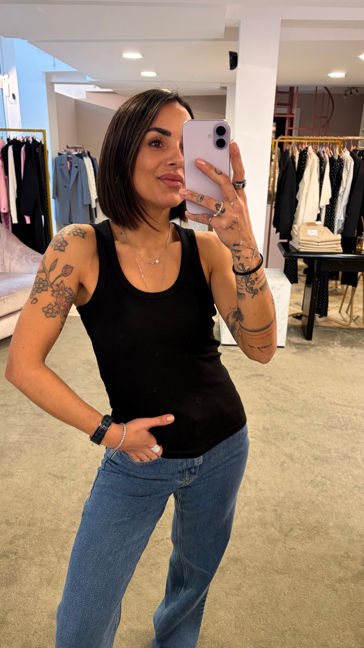 Canotta nera a costine scollo tondo jx