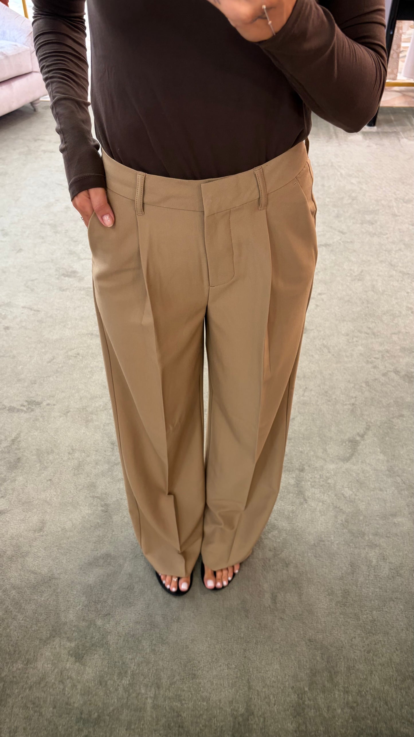 Pantaloni cammello ellis con pences wide leg jx