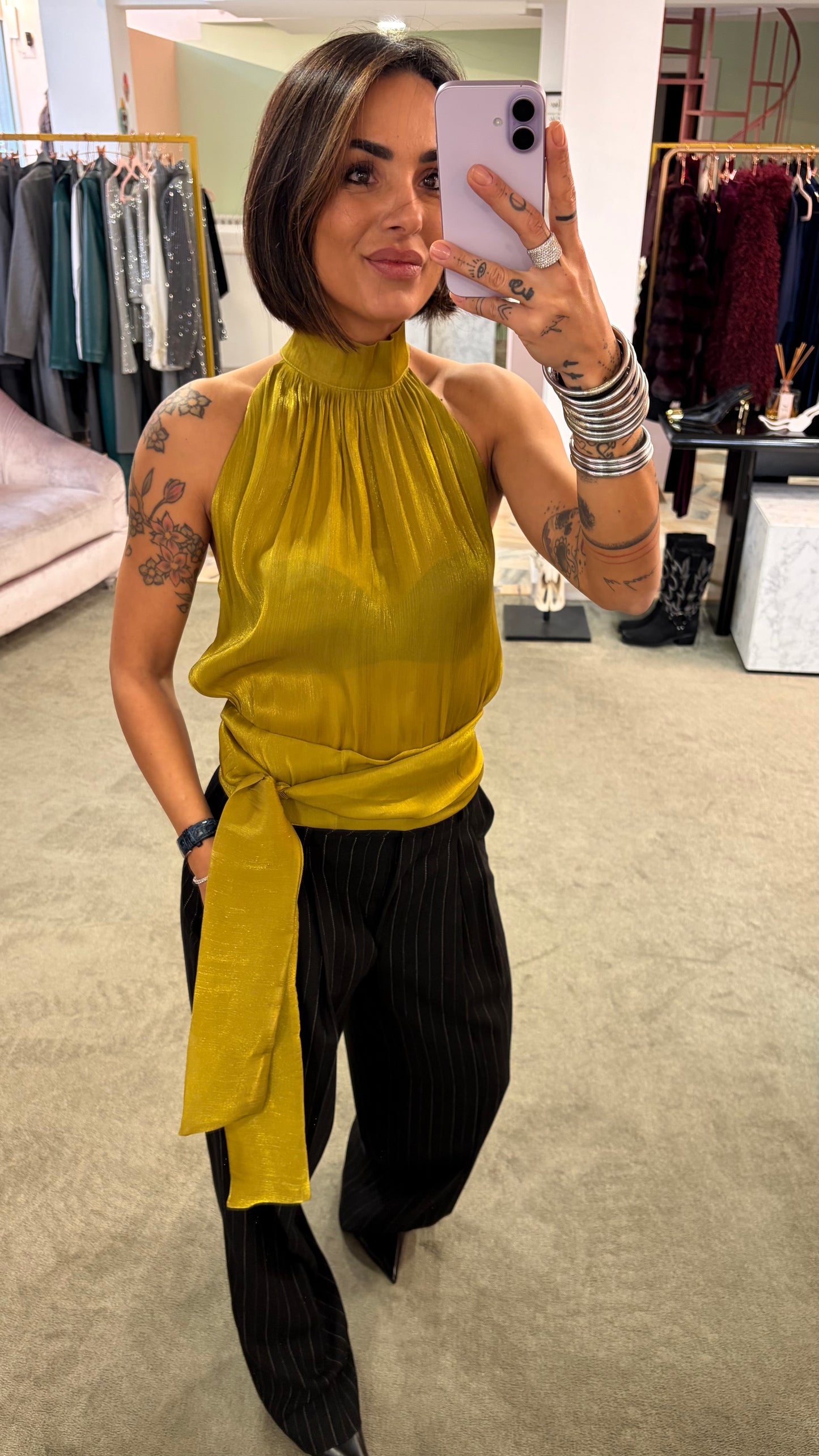 Camicia oliva smanicata con sciarpina Actualee